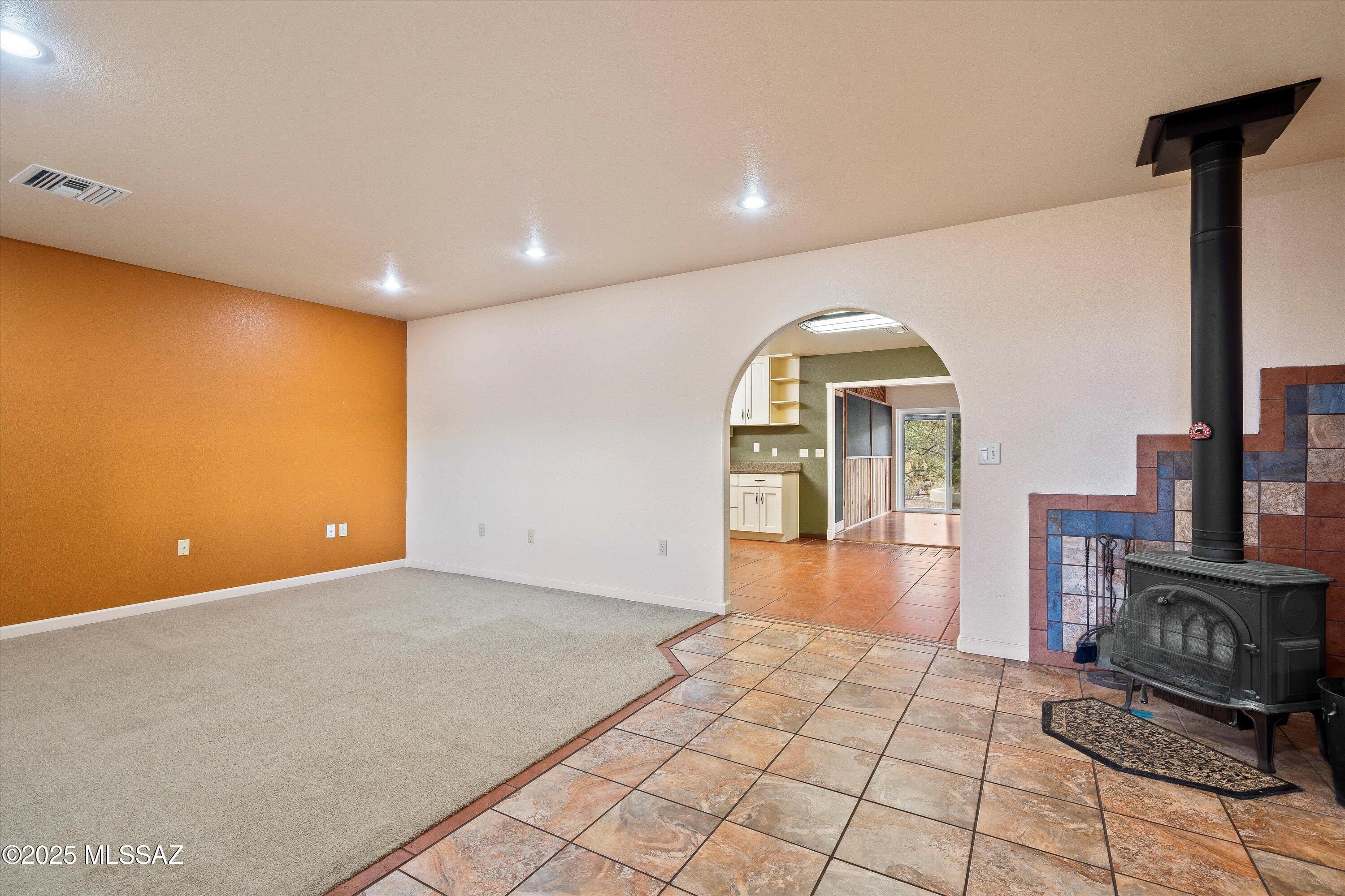 325 W Oak Hills Drive