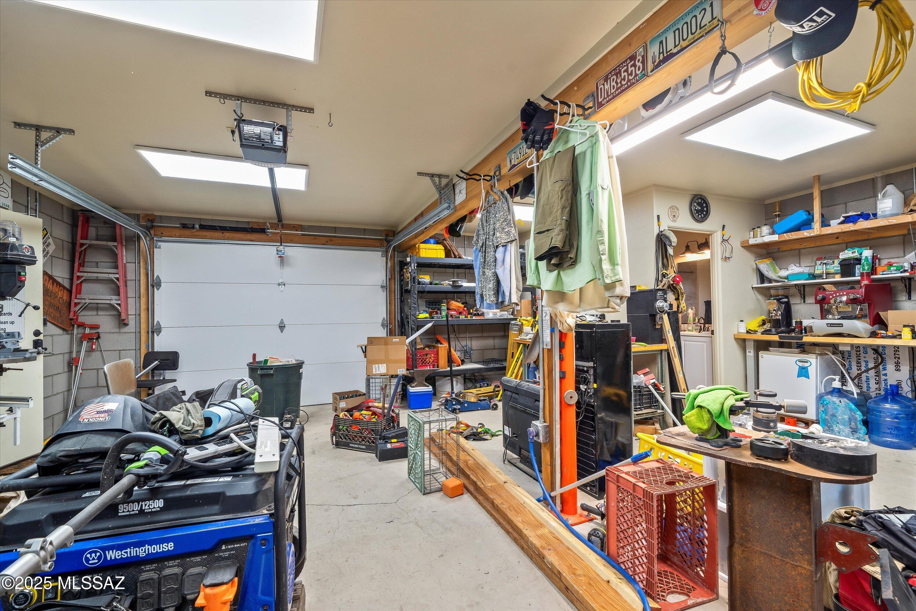 325 W Oak Hills Drive