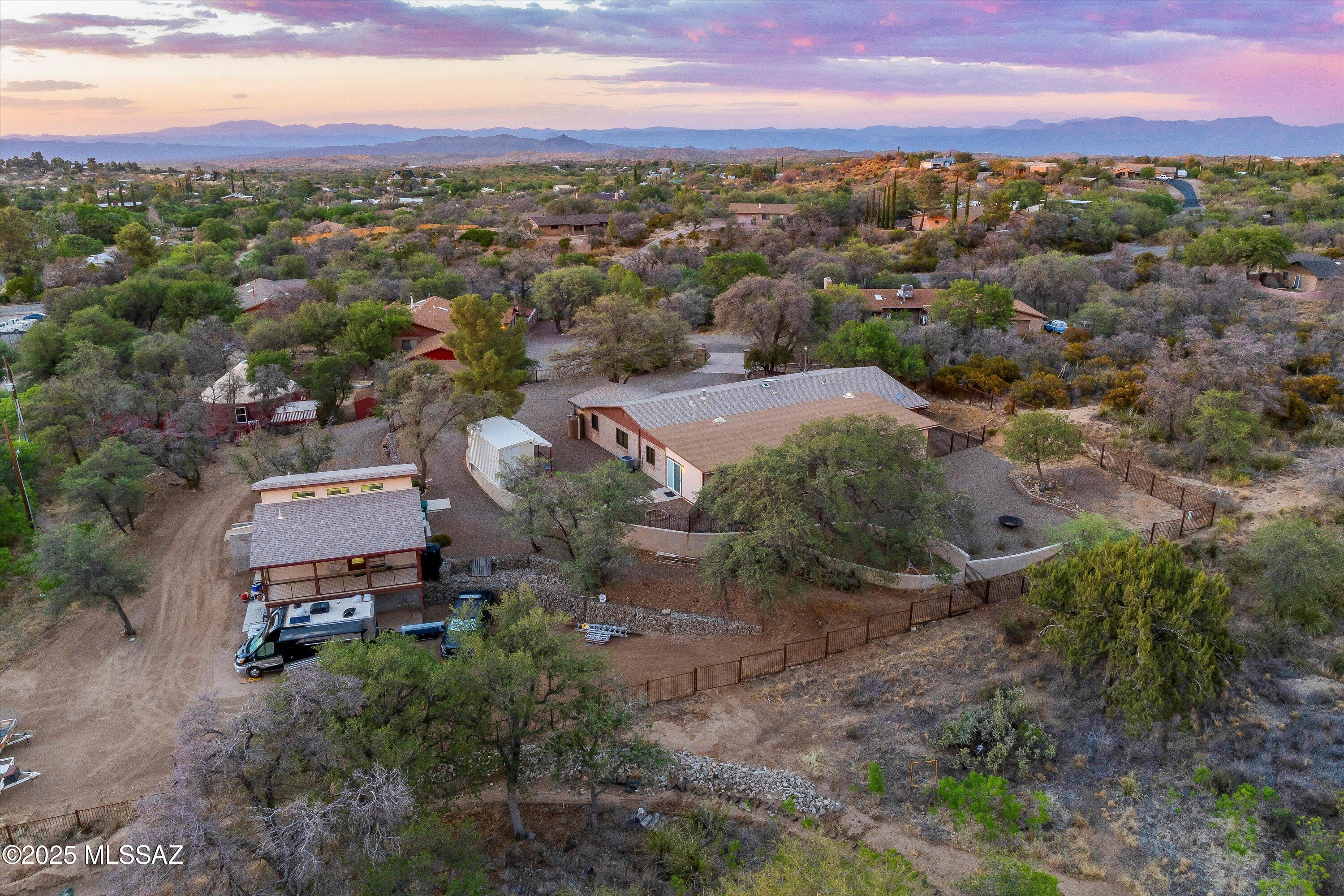 325 W Oak Hills Drive