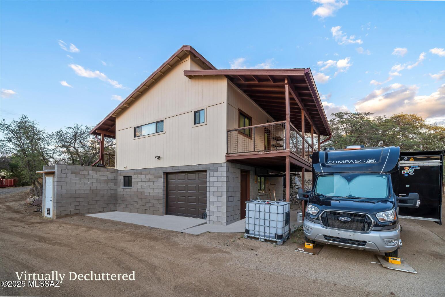 325 W Oak Hills Drive