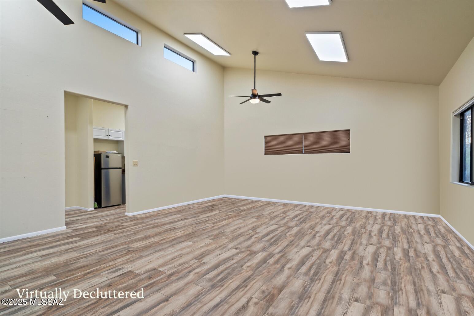 325 W Oak Hills Drive