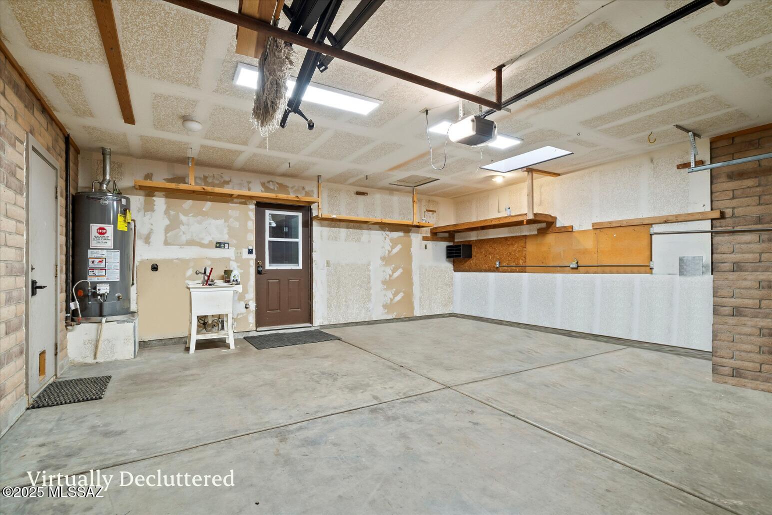 325 W Oak Hills Drive