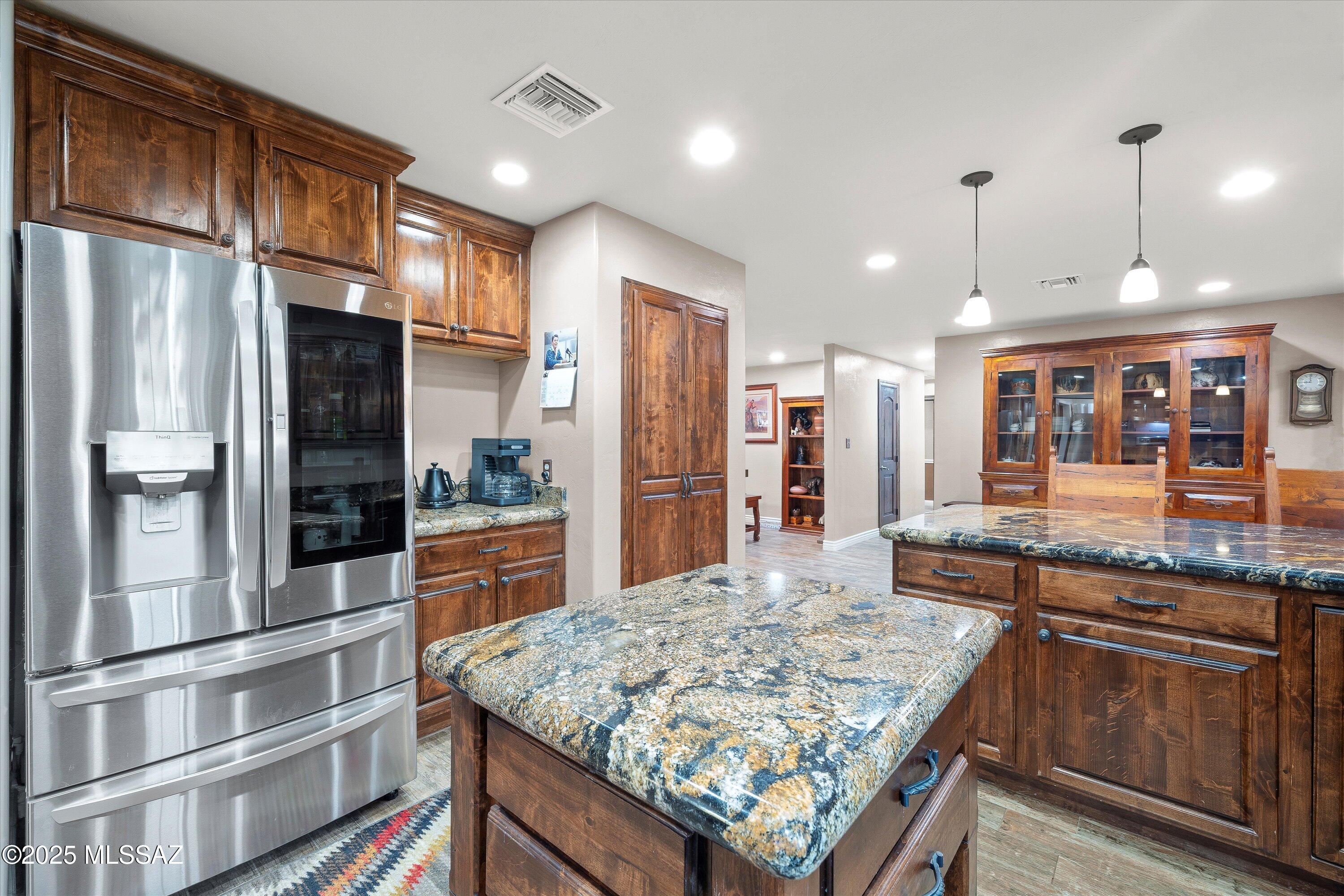 79520 E Putnam Street