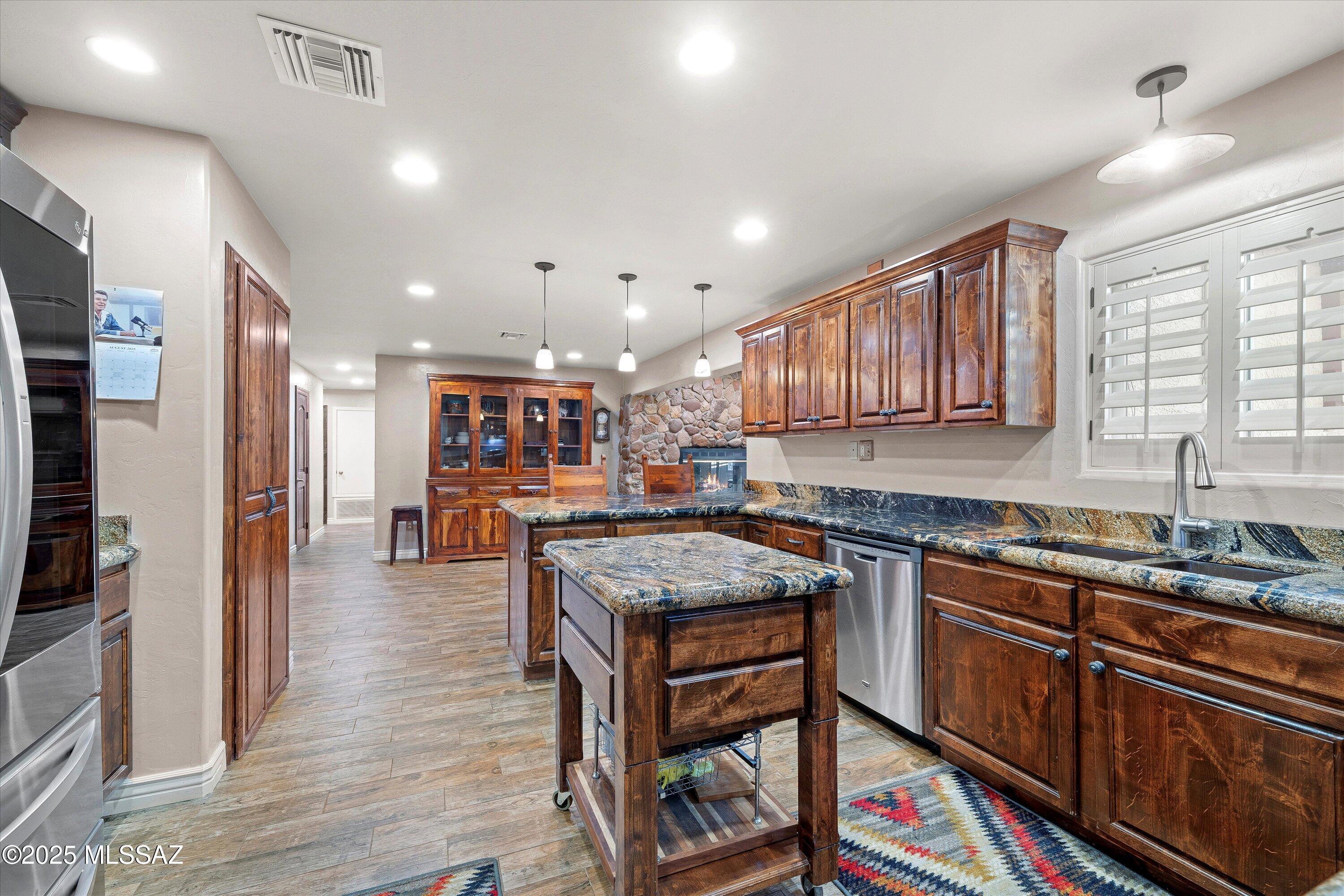 79520 E Putnam Street