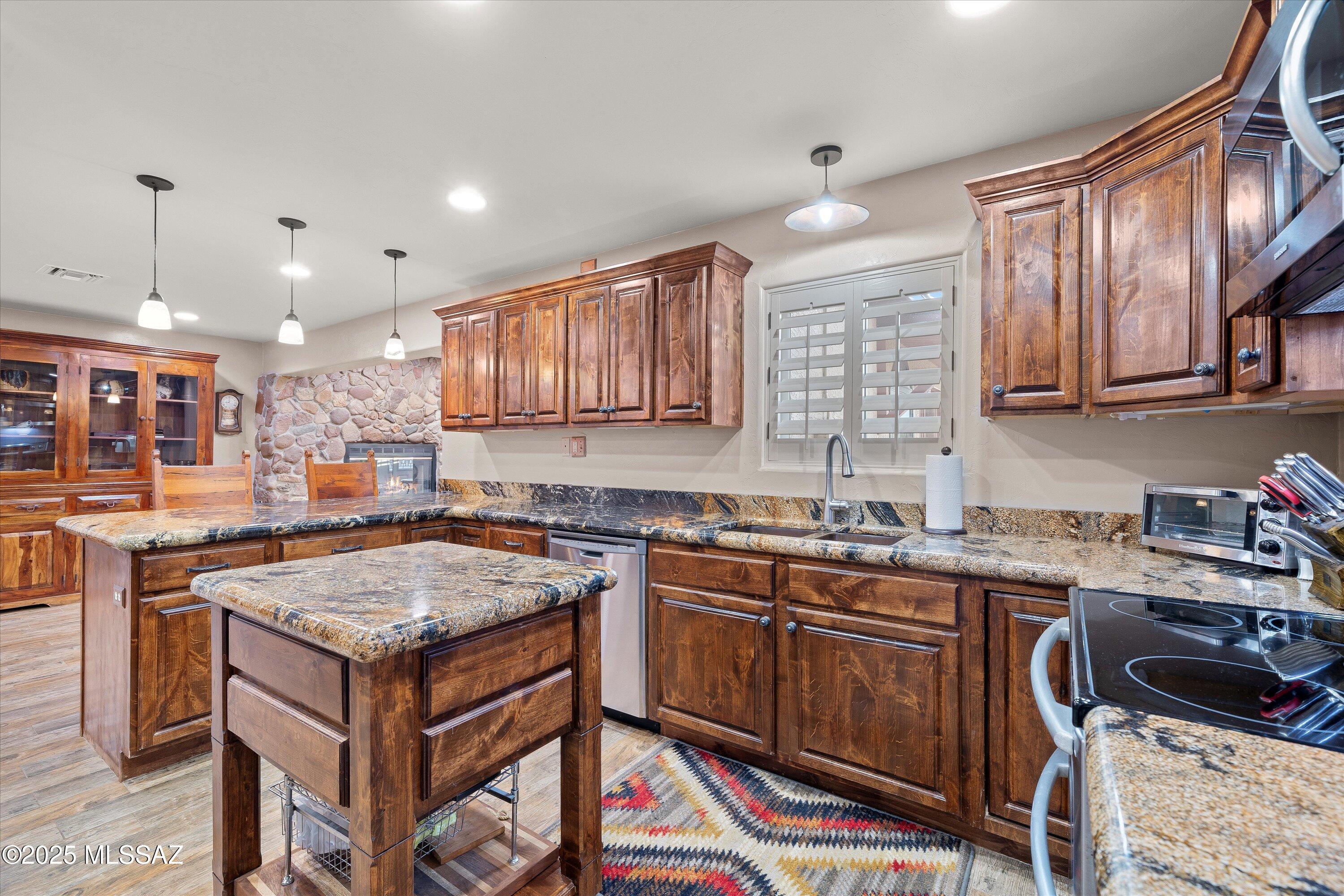 79520 E Putnam Street