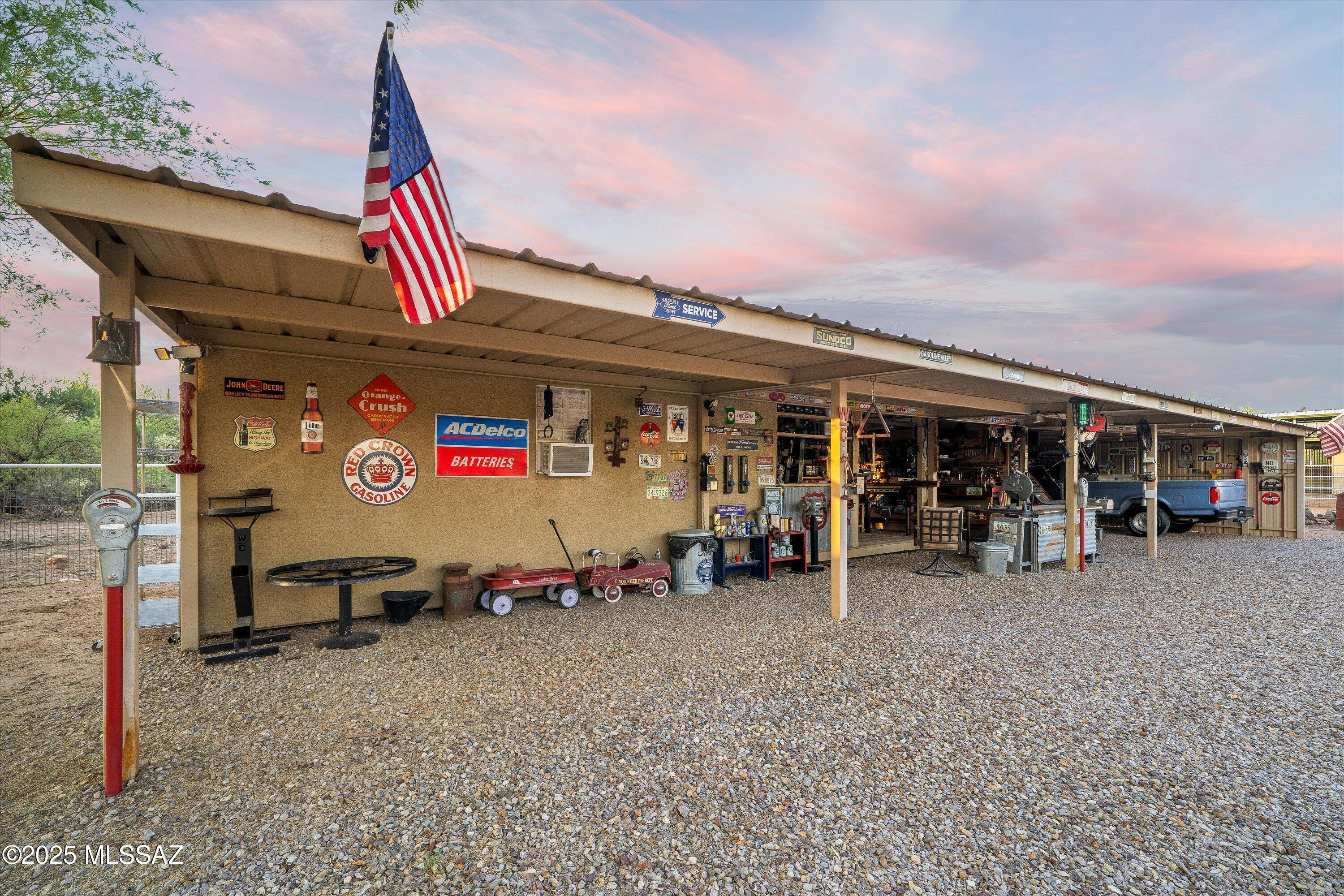 79520 E Putnam Street