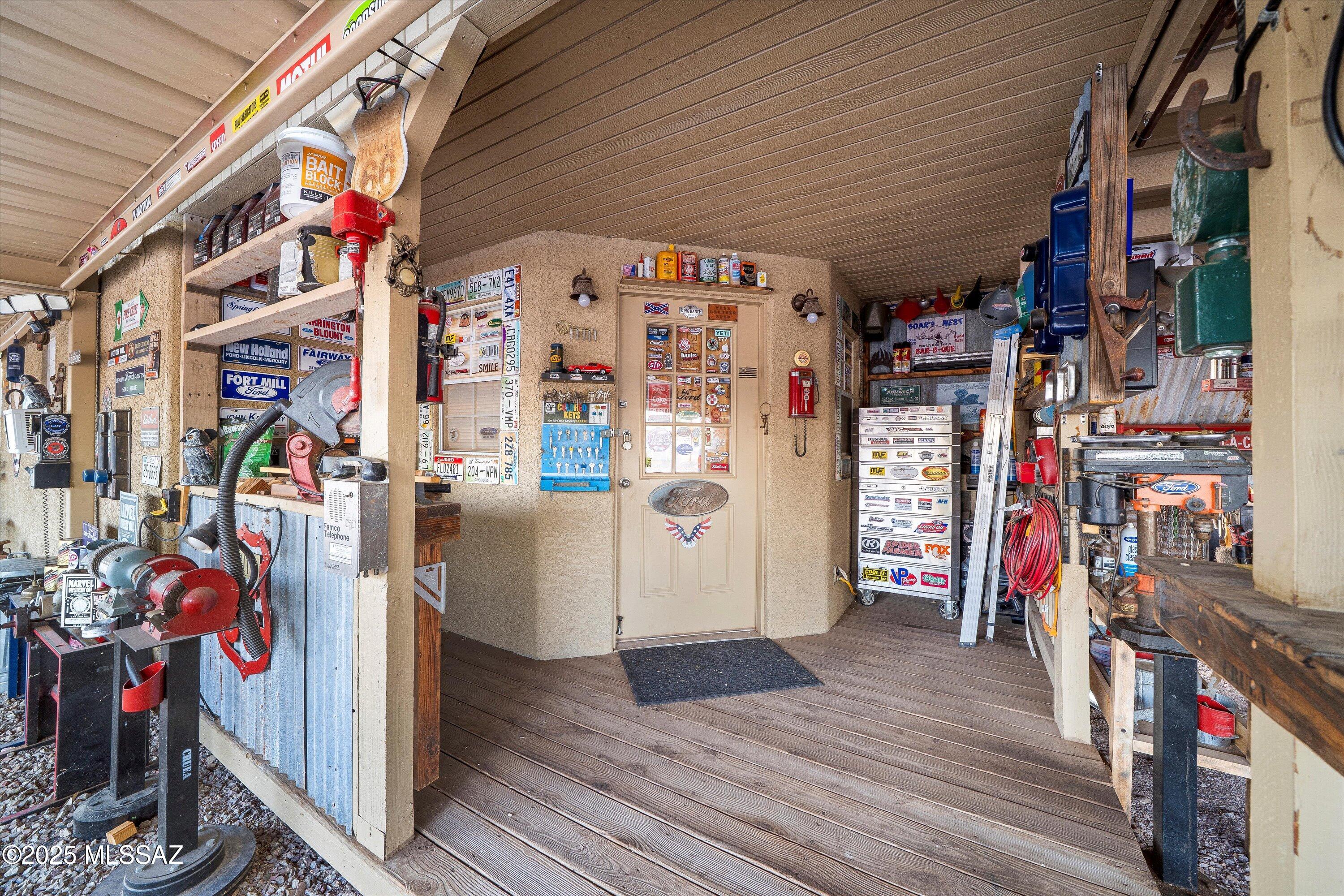 79520 E Putnam Street