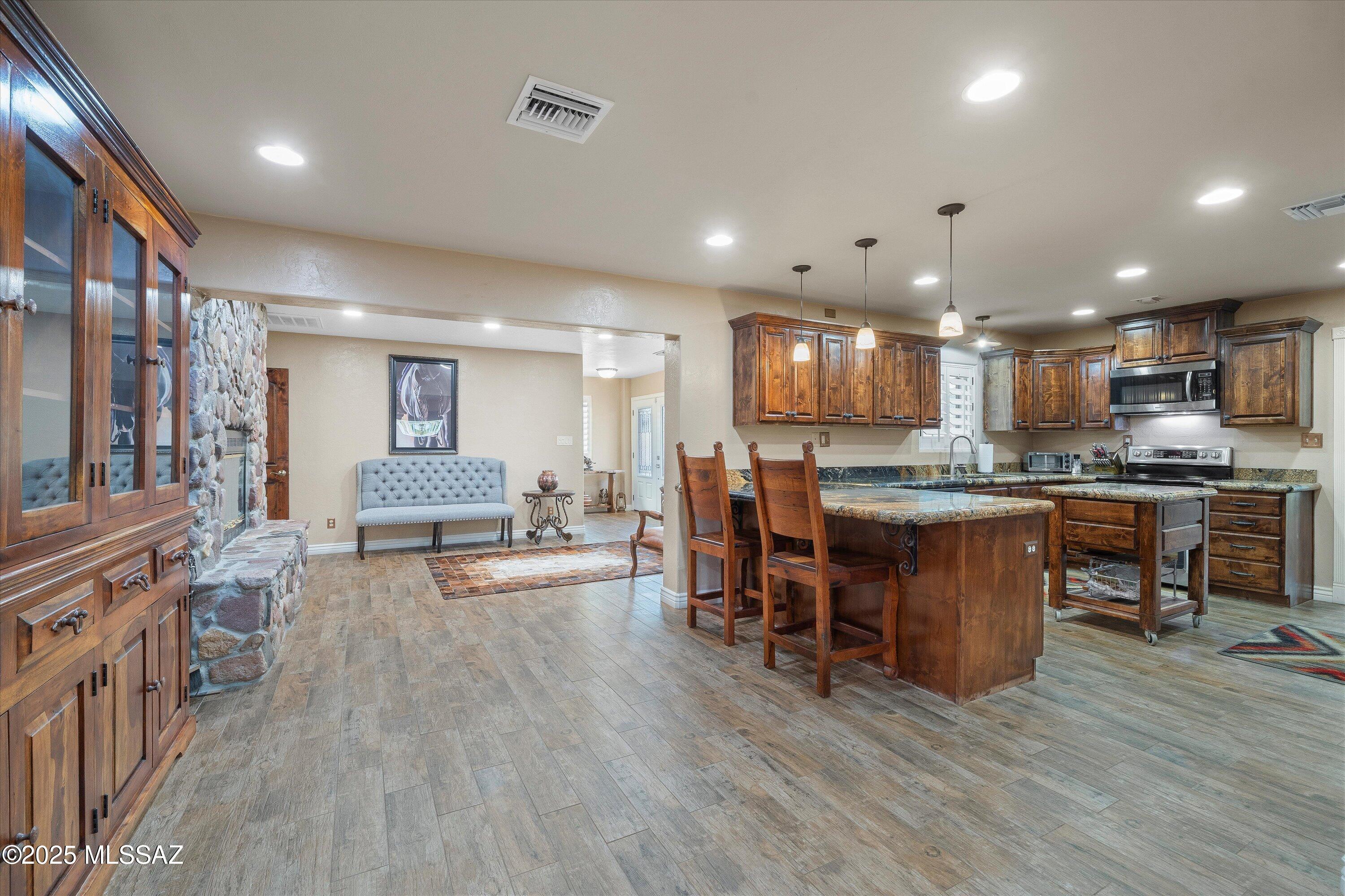 79520 E Putnam Street