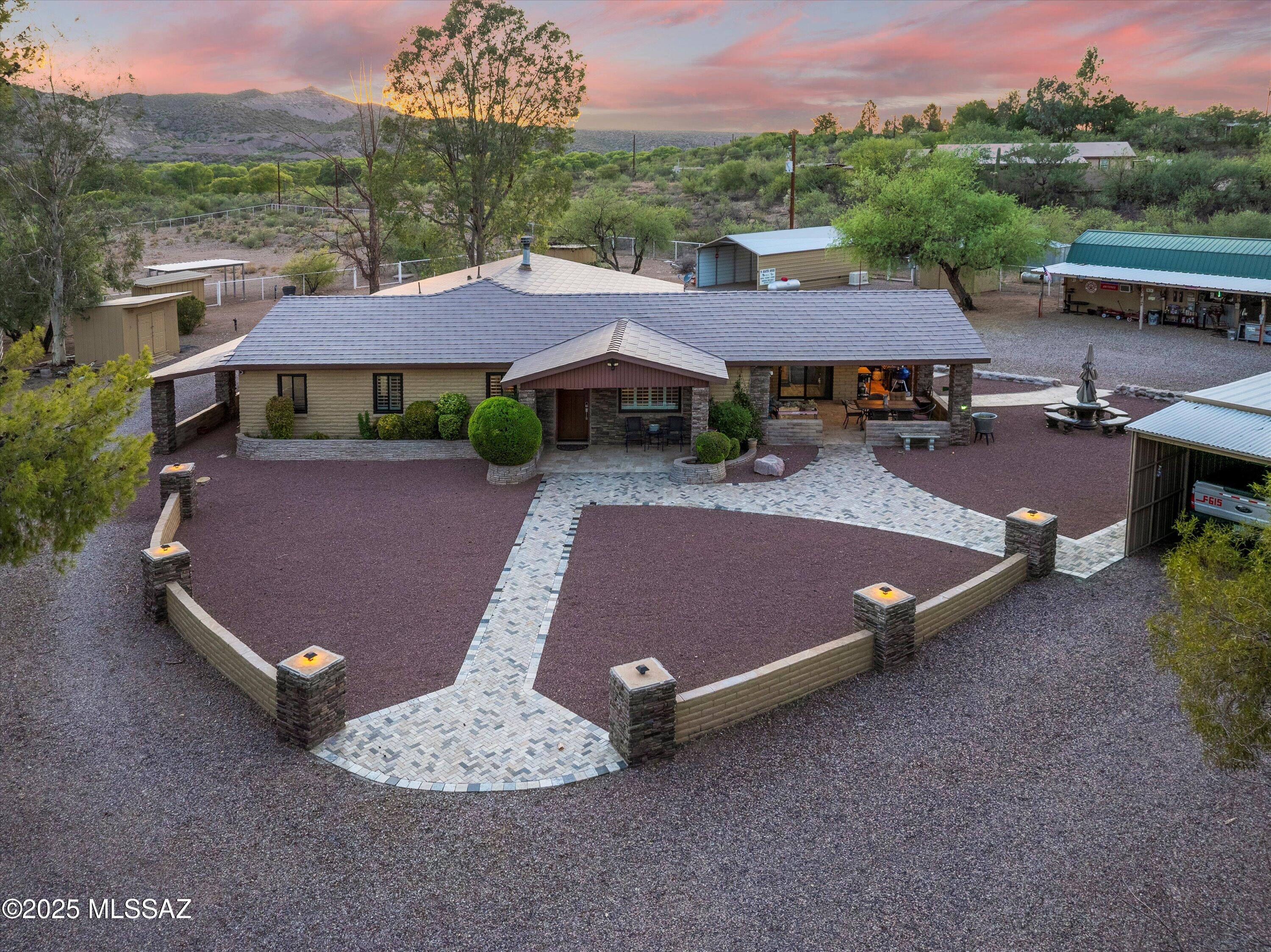 79520 E Putnam Street