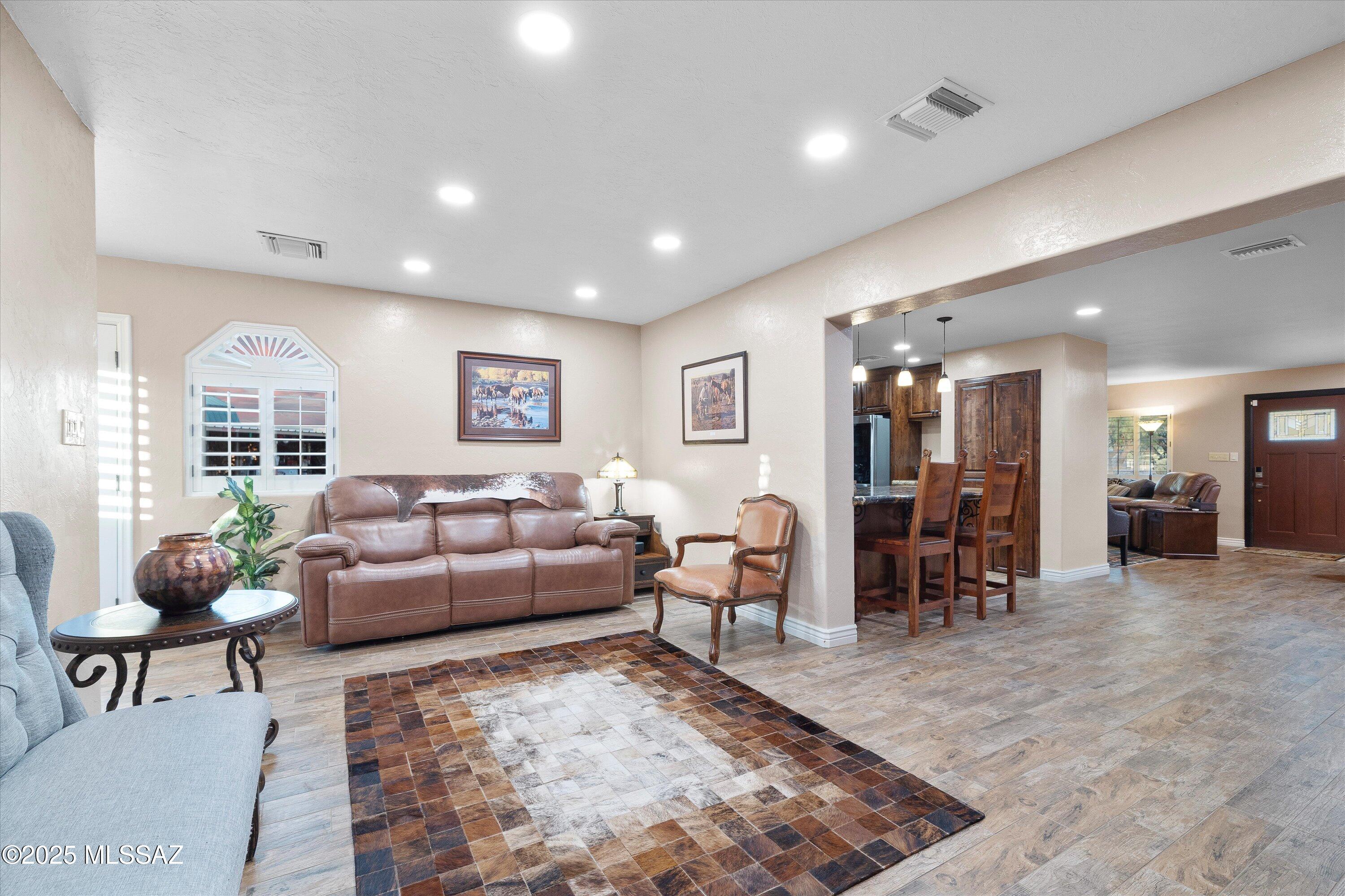 79520 E Putnam Street