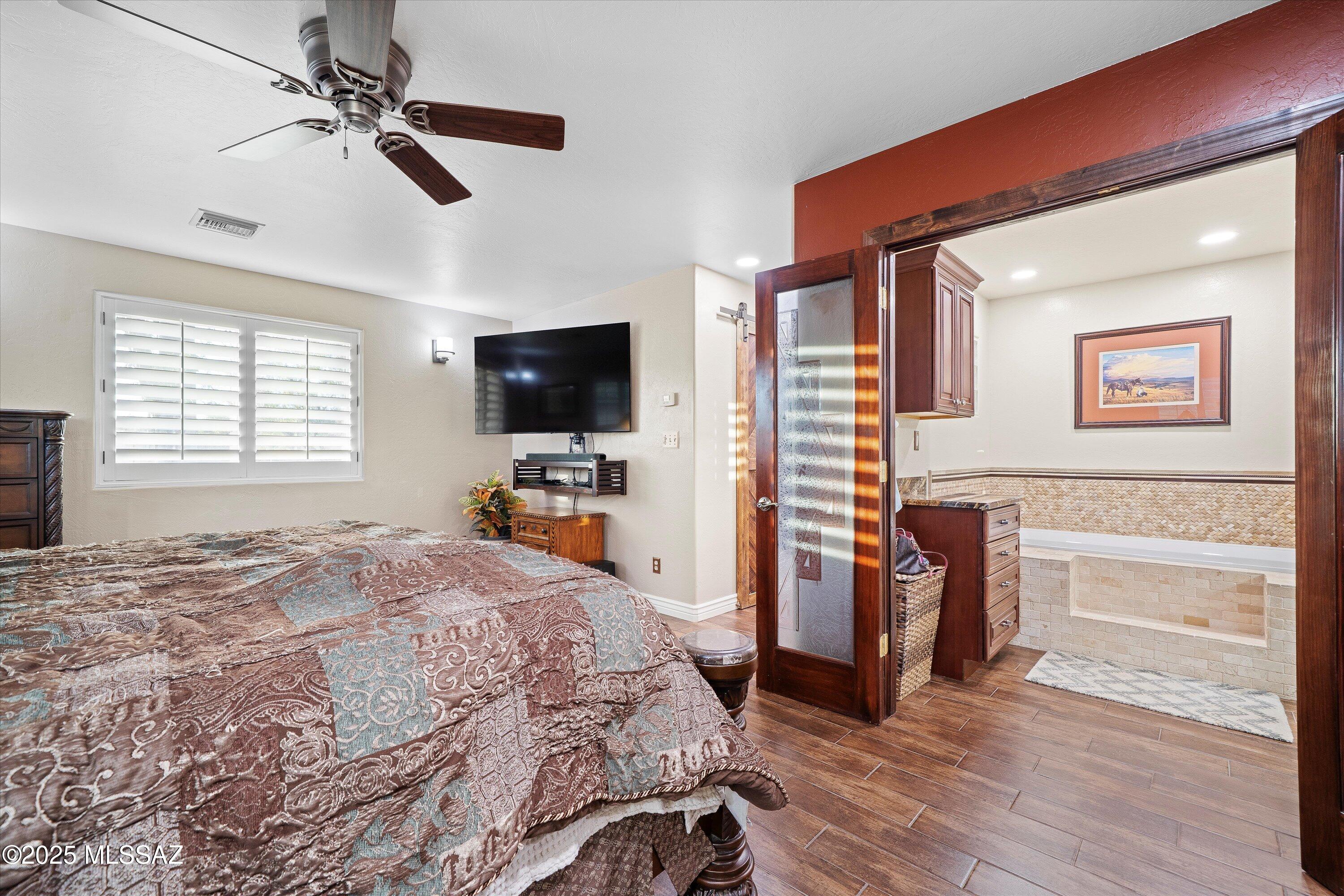 79520 E Putnam Street