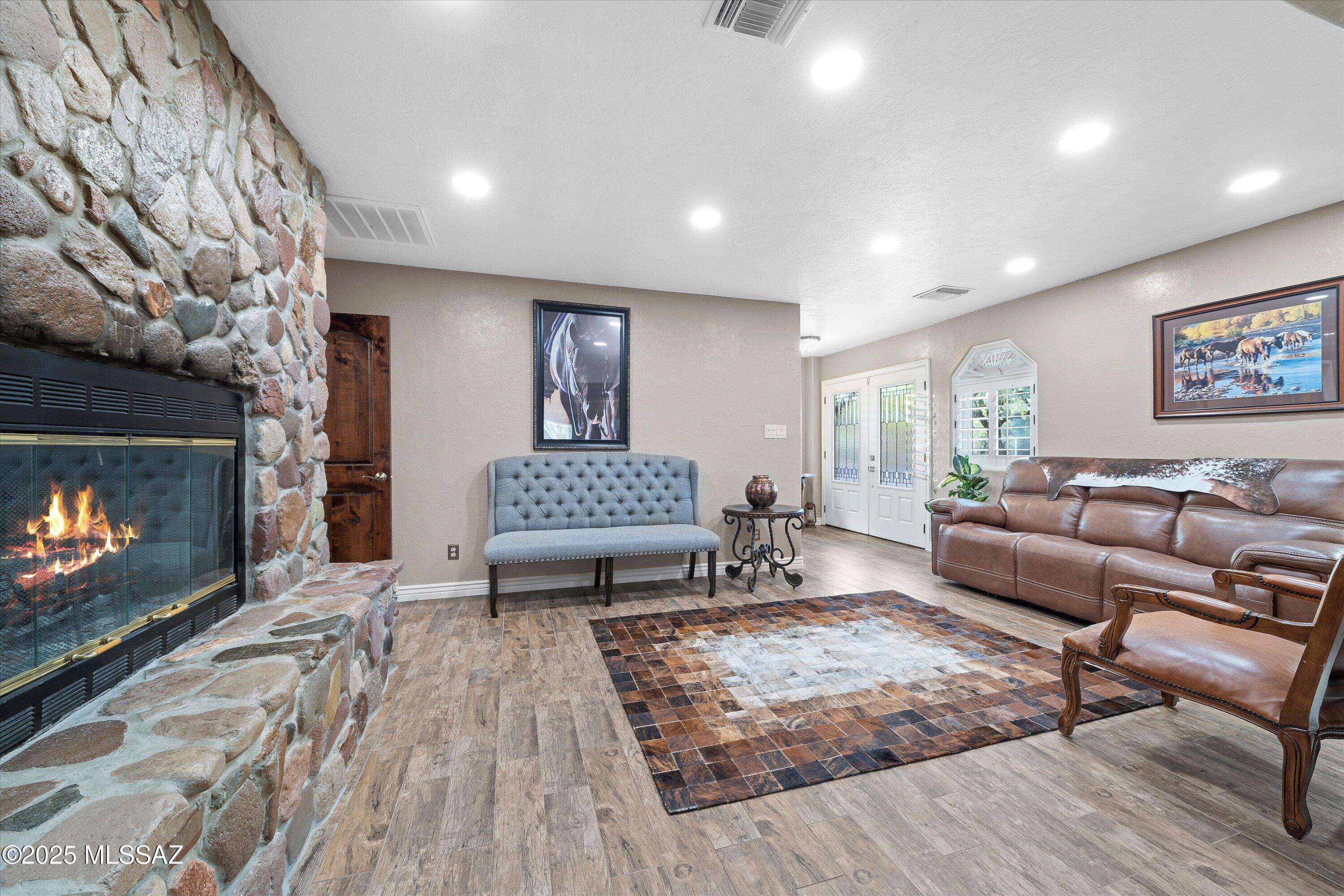 79520 E Putnam Street