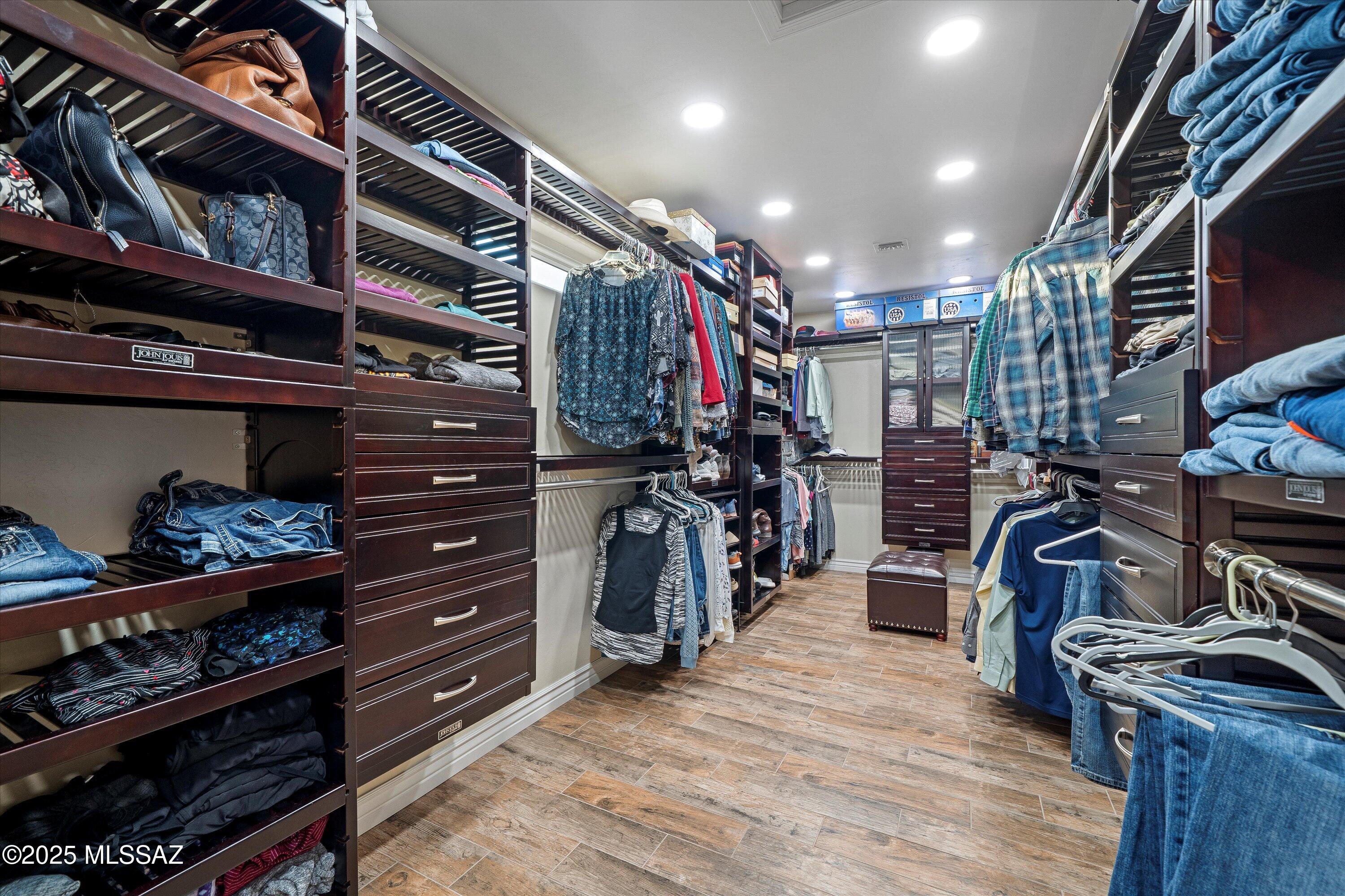 79520 E Putnam Street