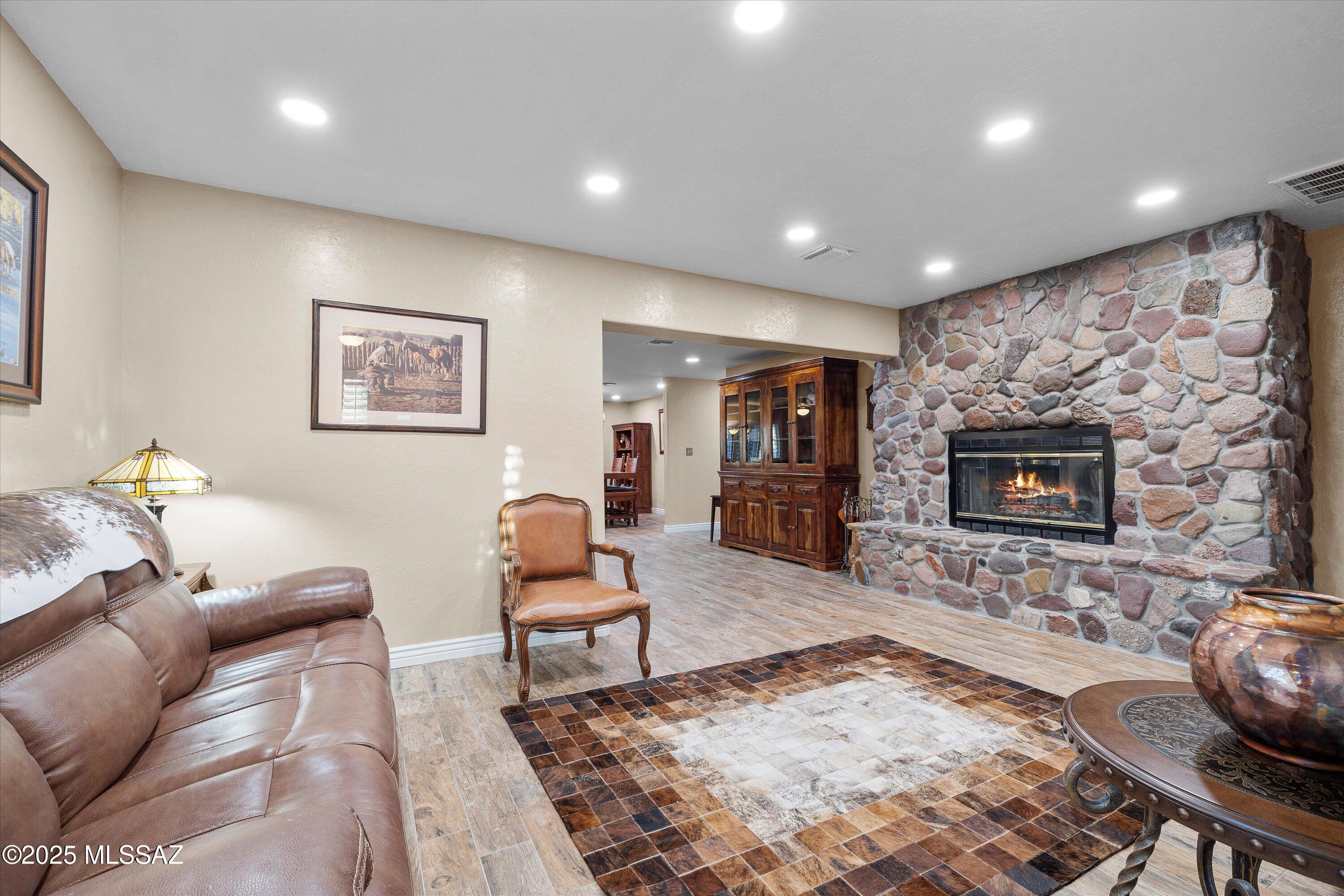 79520 E Putnam Street