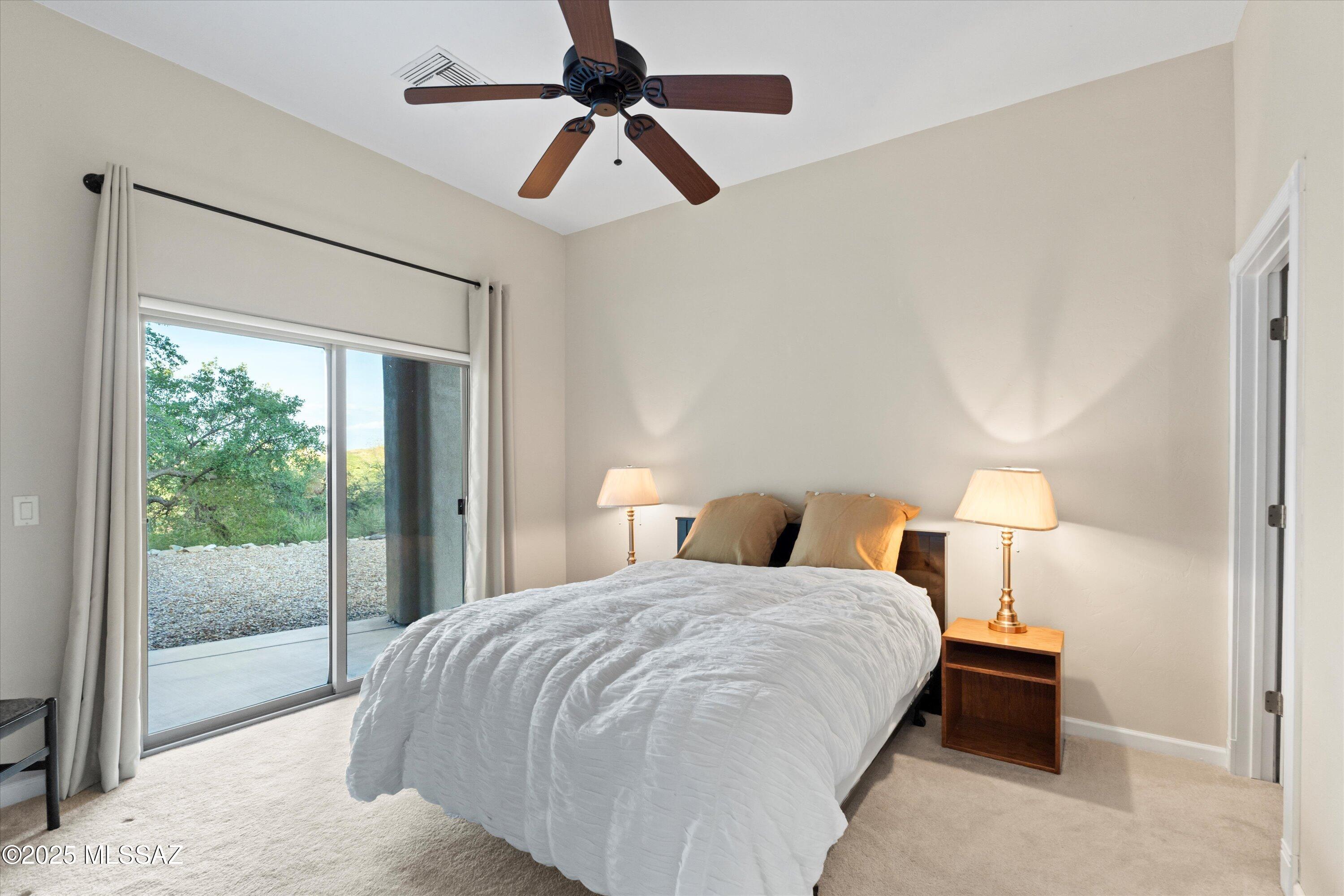 600 N Oak Hills Place