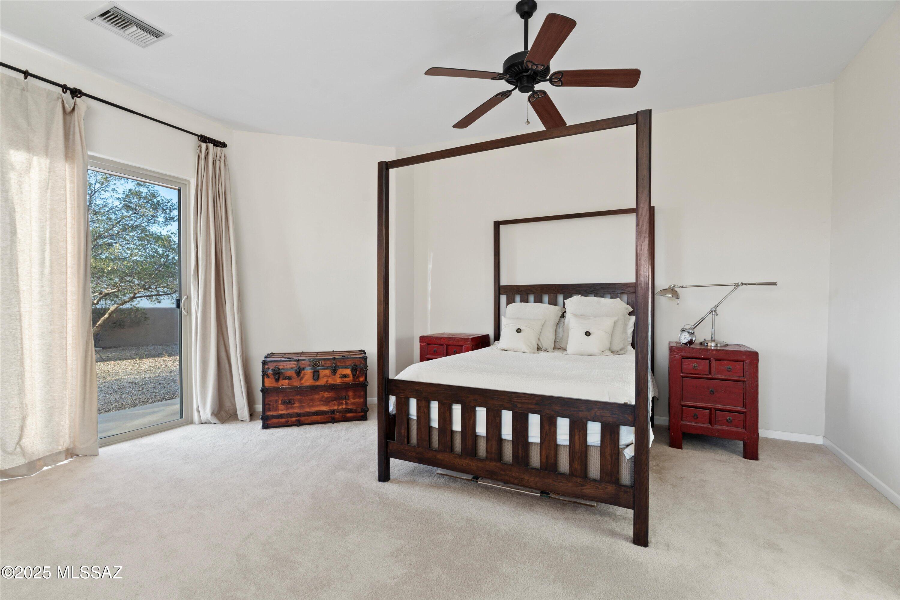 600 N Oak Hills Place