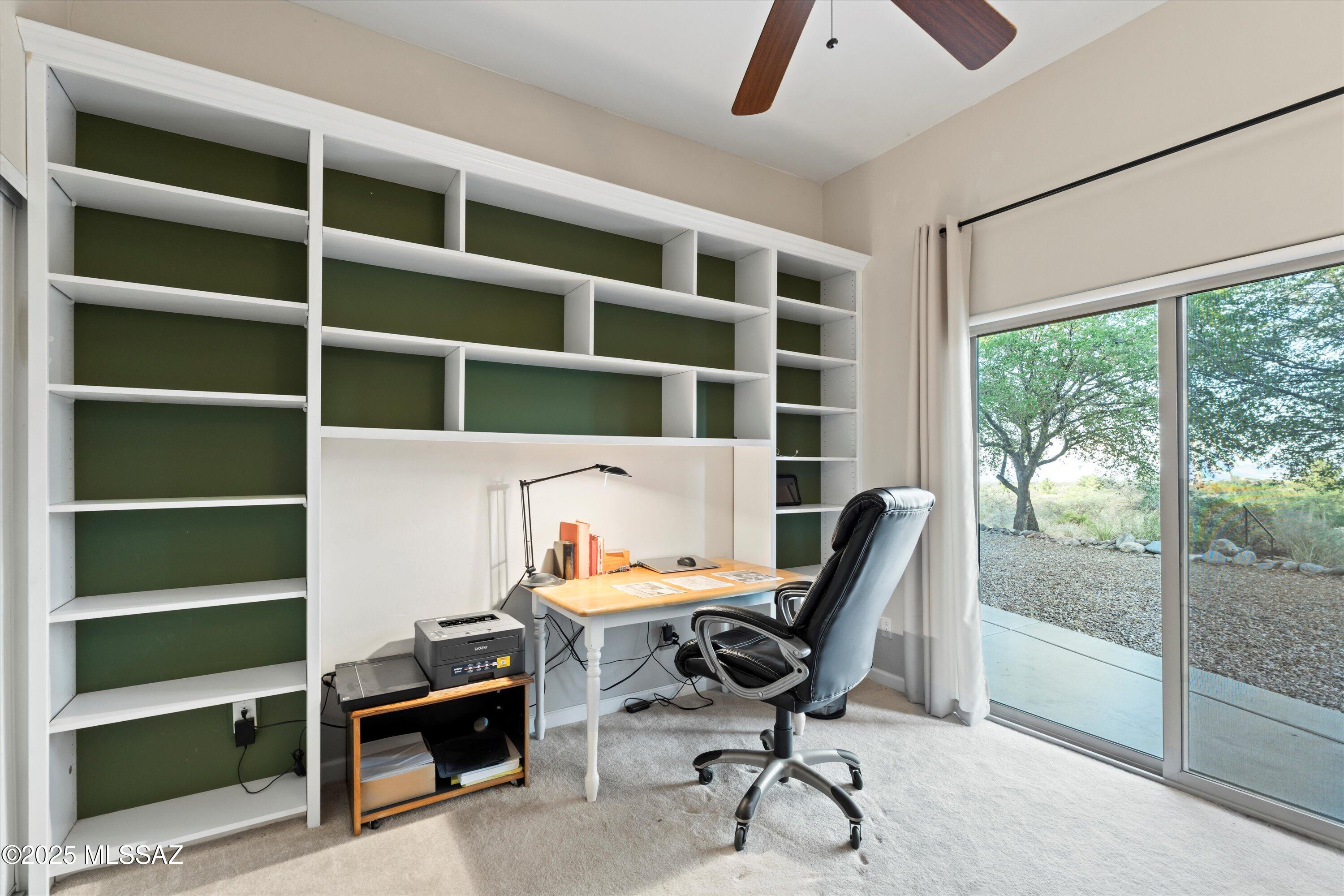 600 N Oak Hills Place