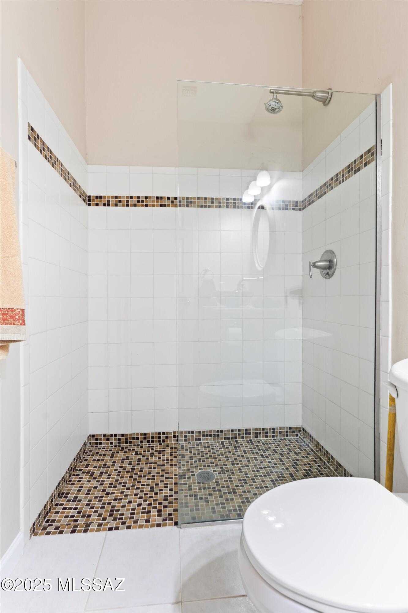 600 N Oak Hills Place