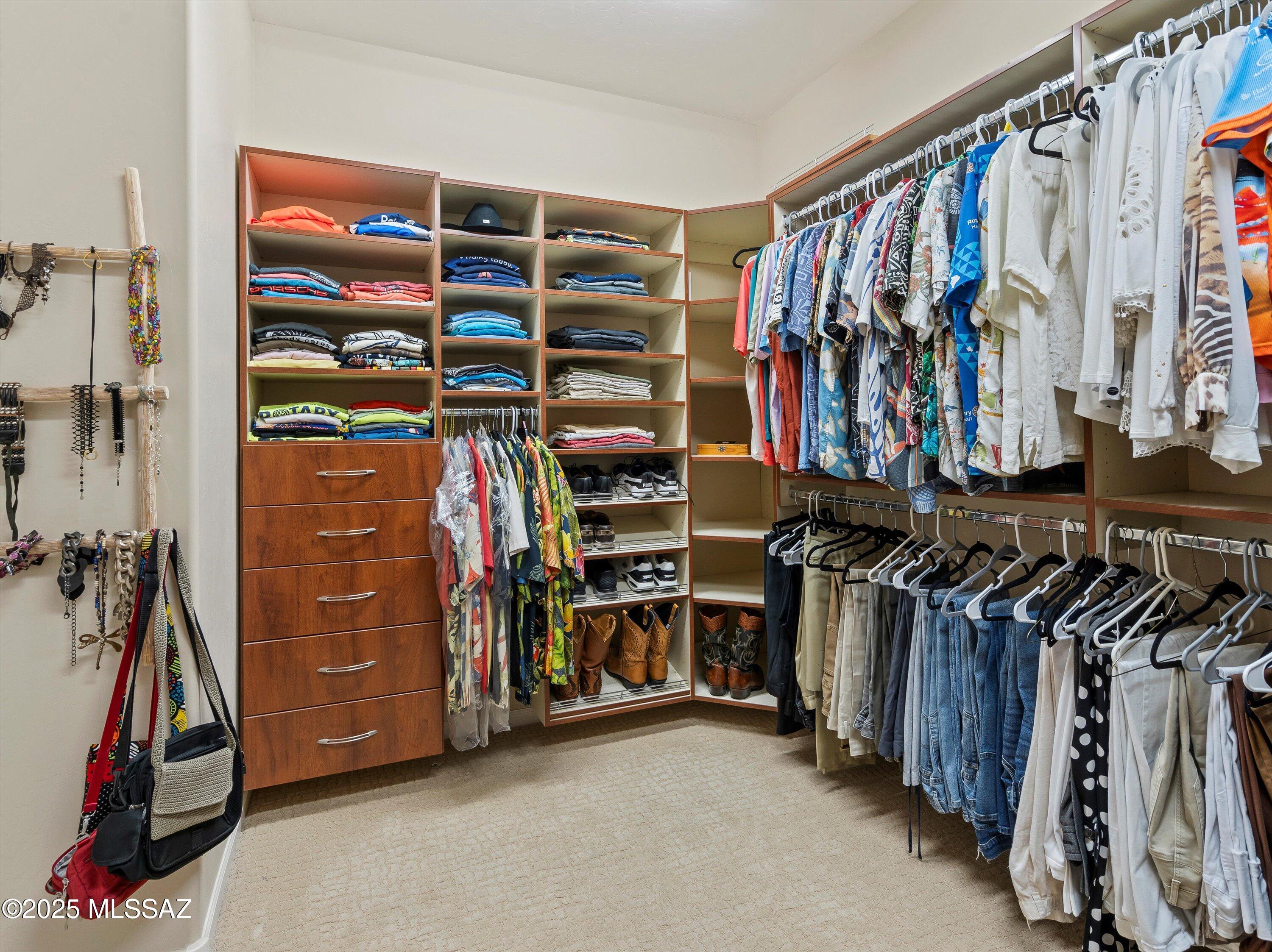 60233 E Ankole Drive