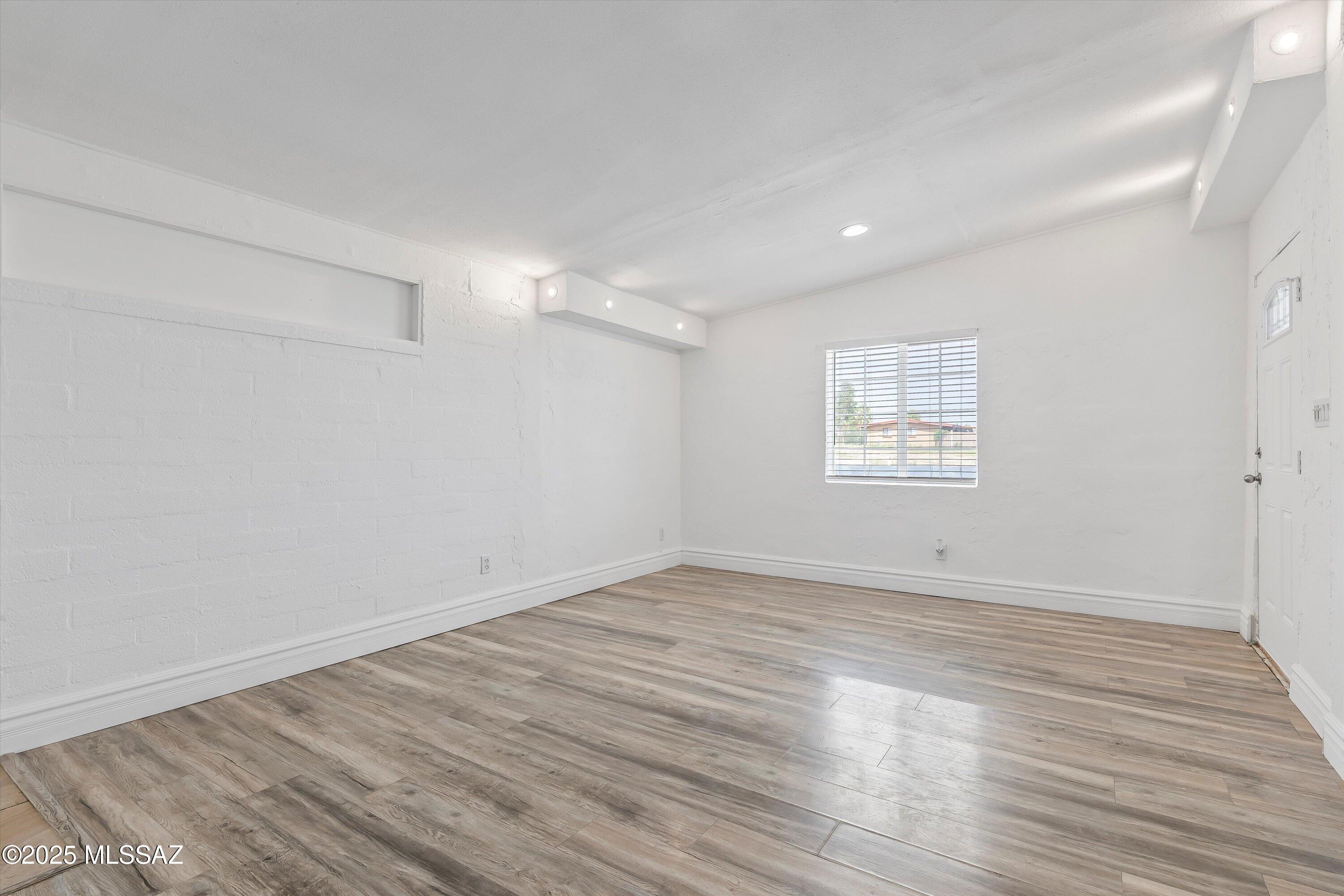 815 W 1st Avenue