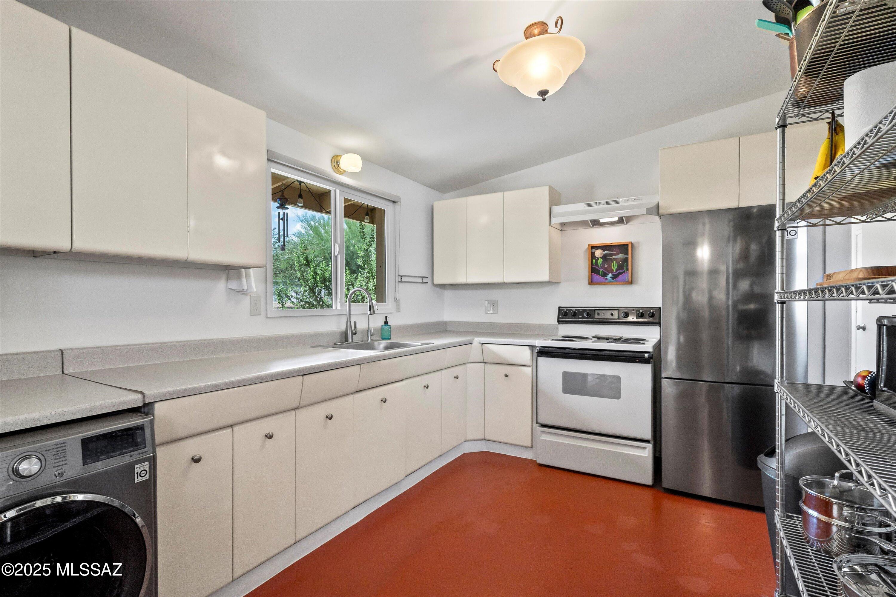 630 W 3rd Avenue