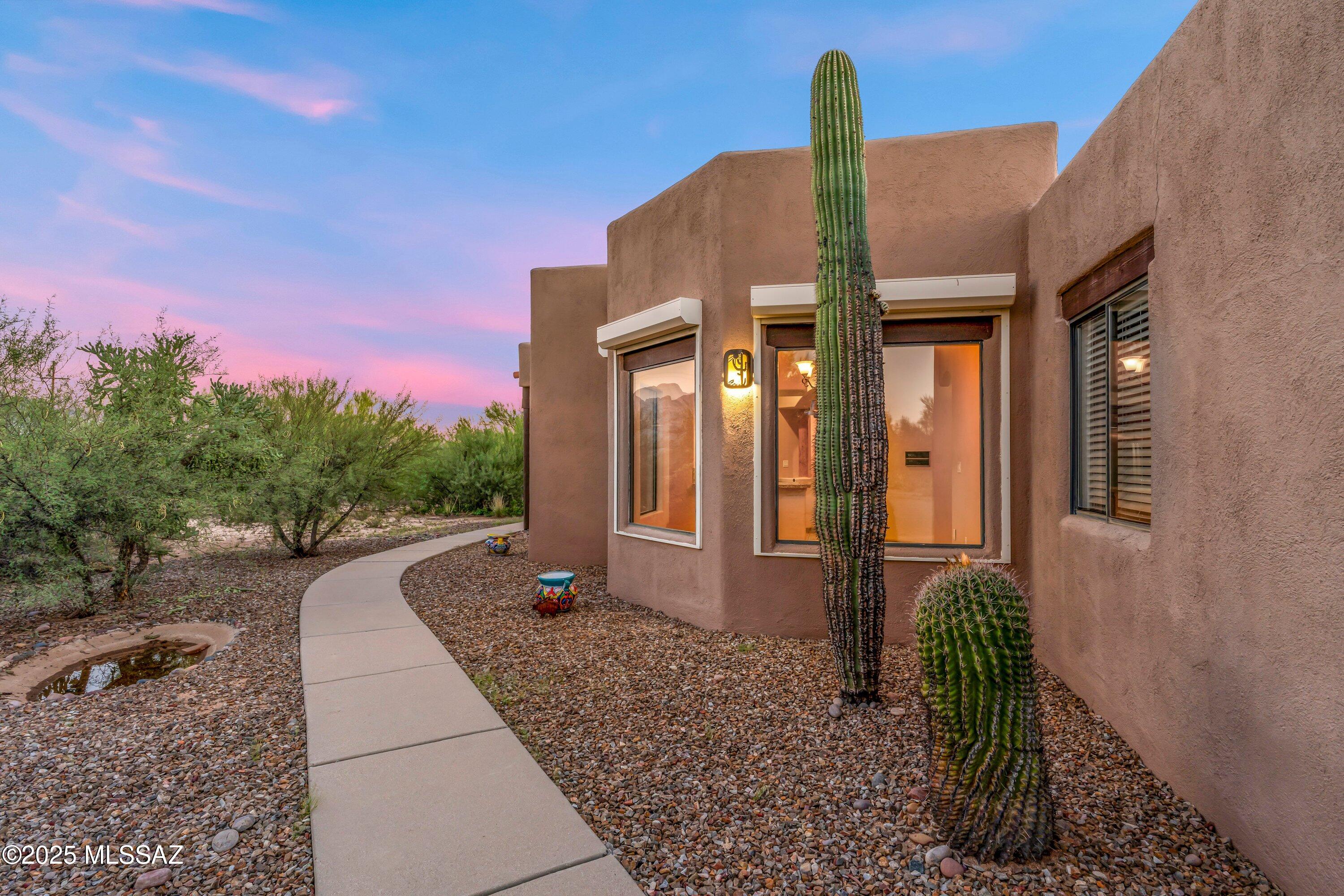 12801 N Kingair Drive