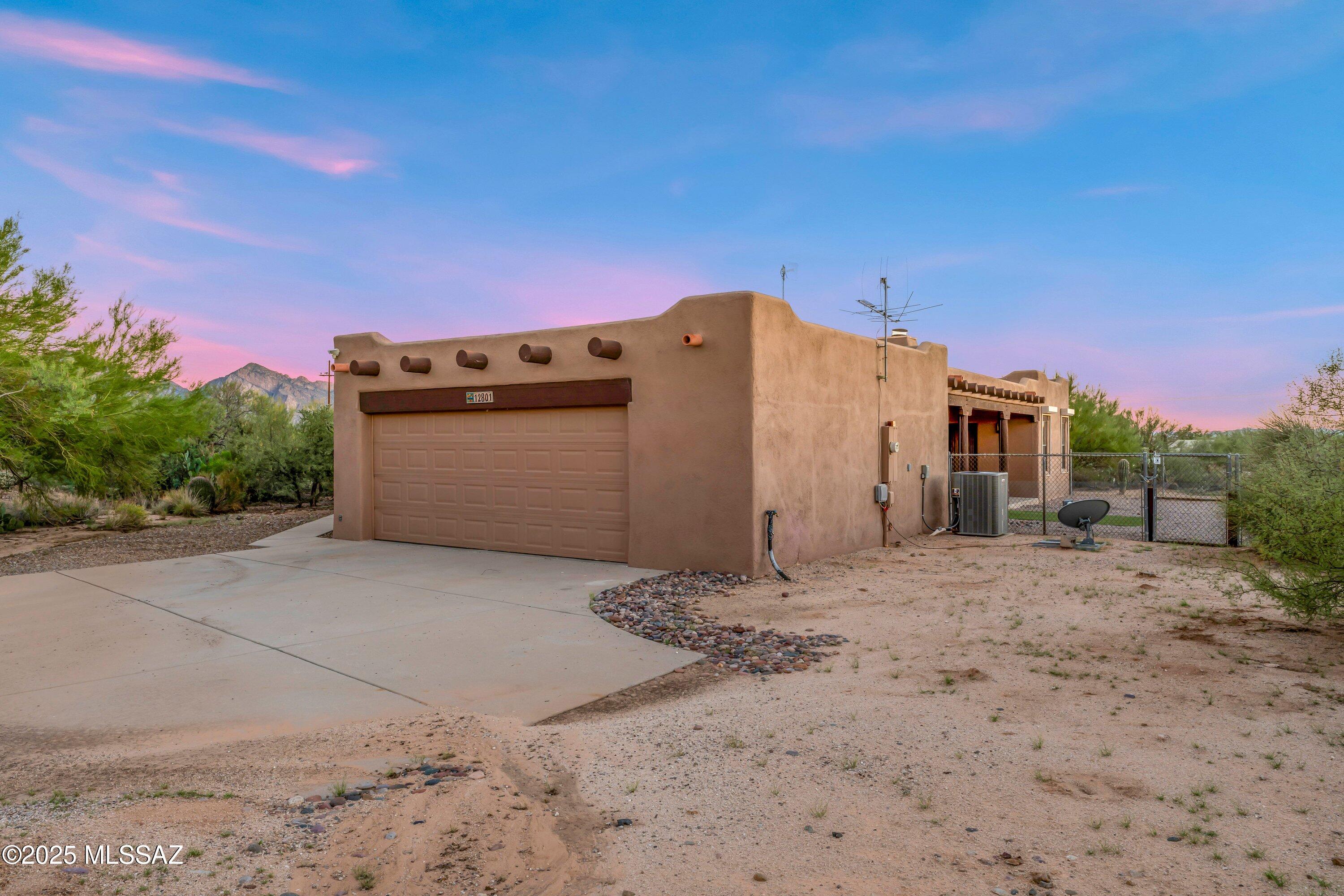 12801 N Kingair Drive