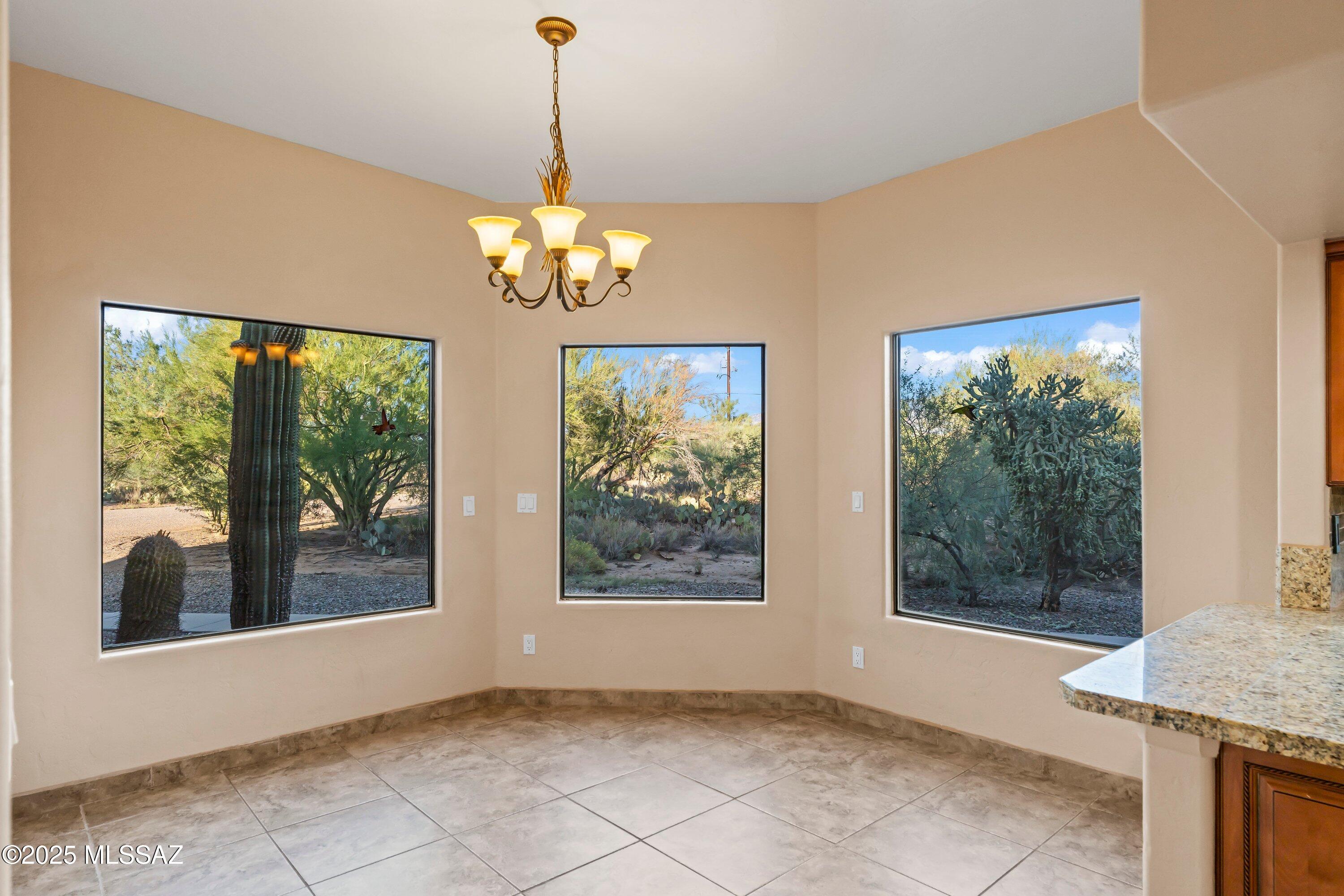 12801 N Kingair Drive