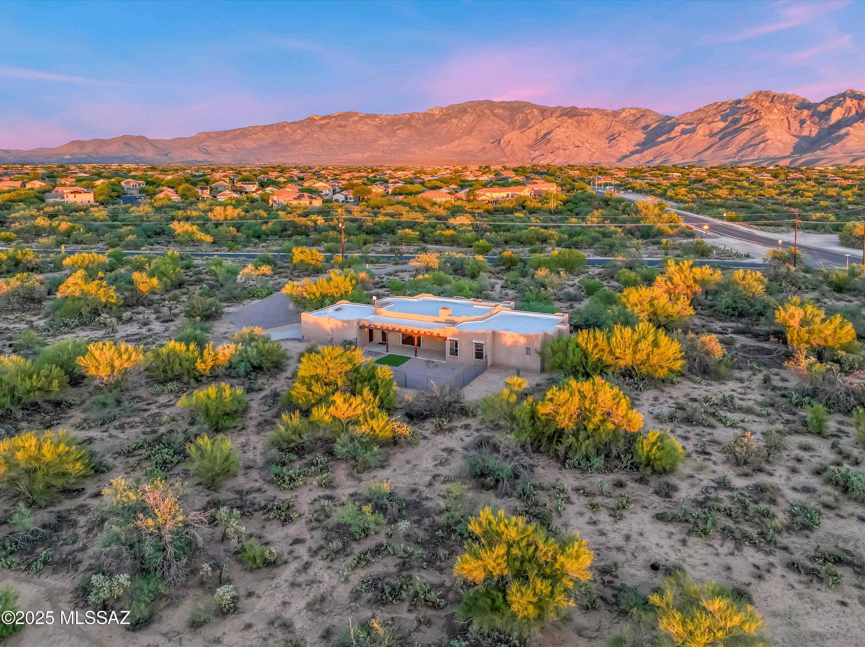 12801 N Kingair Drive