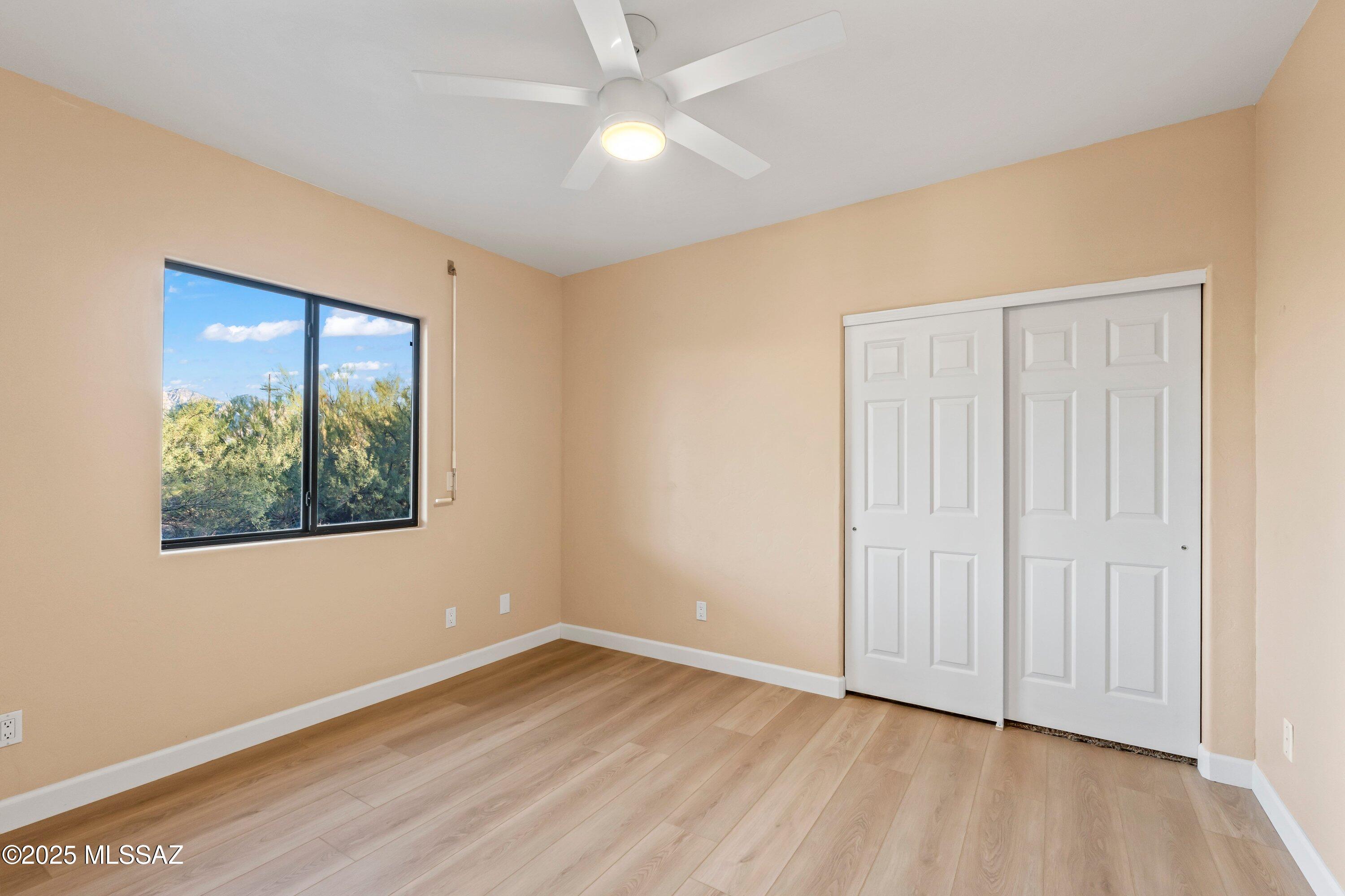 12801 N Kingair Drive