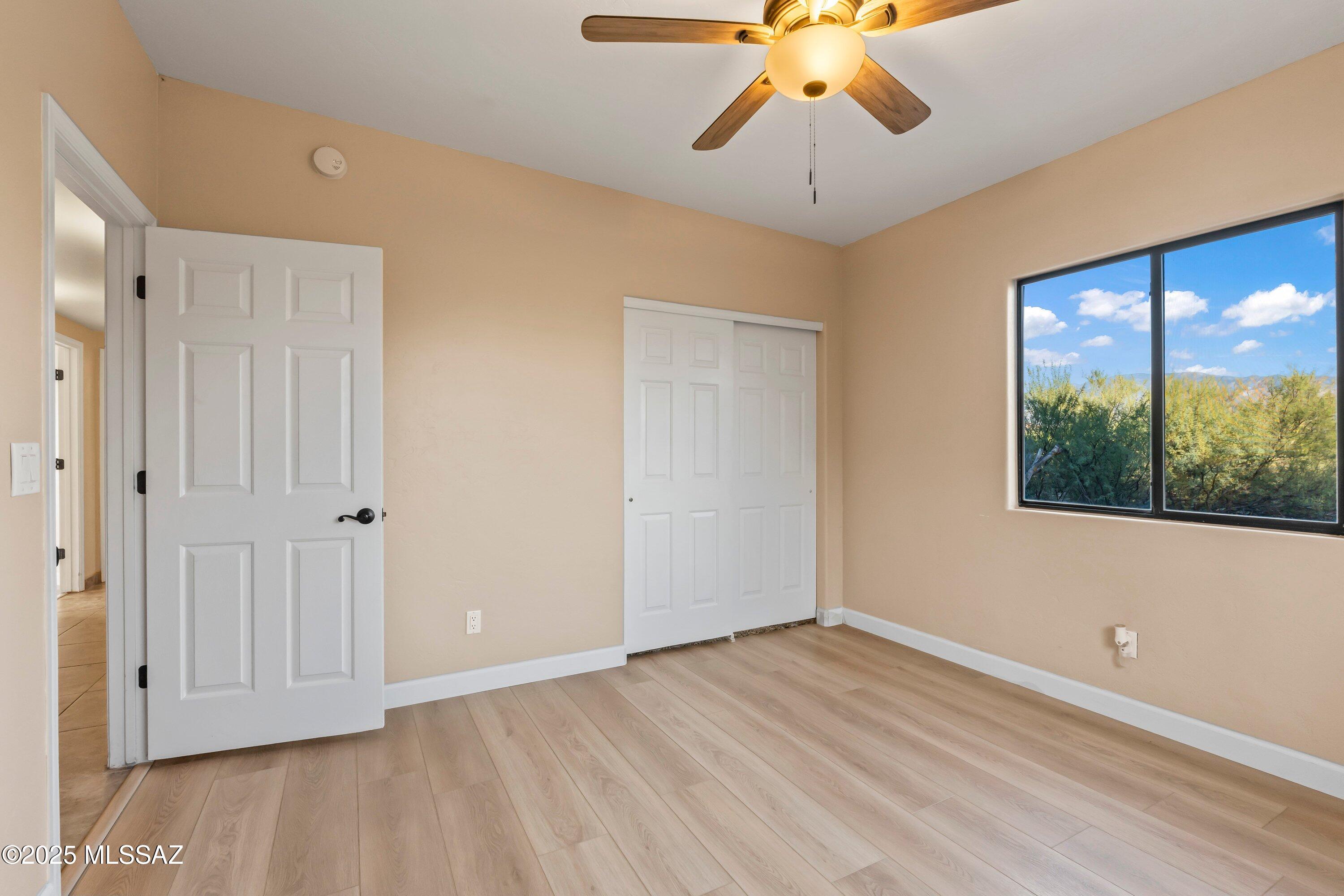 12801 N Kingair Drive