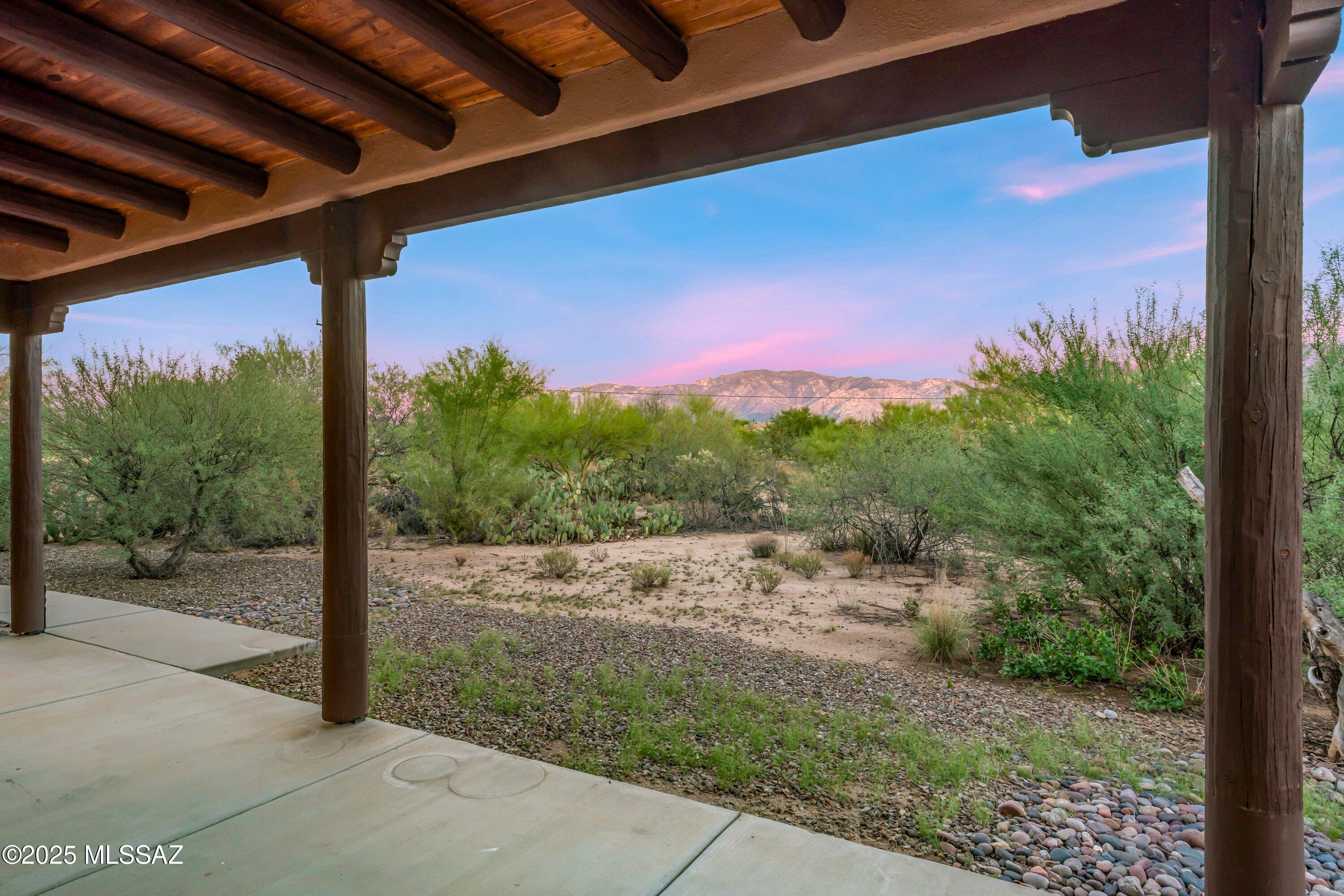 12801 N Kingair Drive