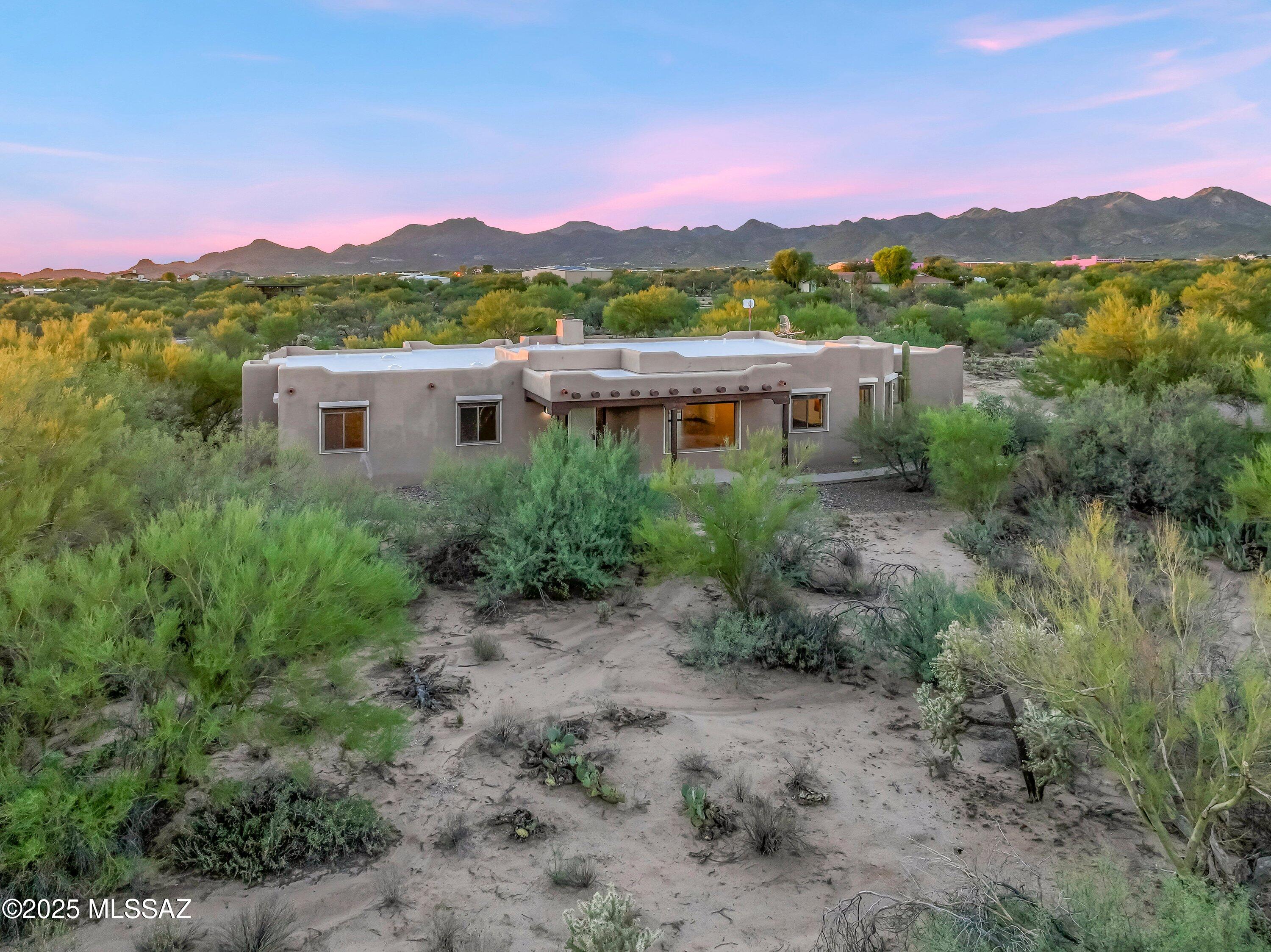 12801 N Kingair Drive