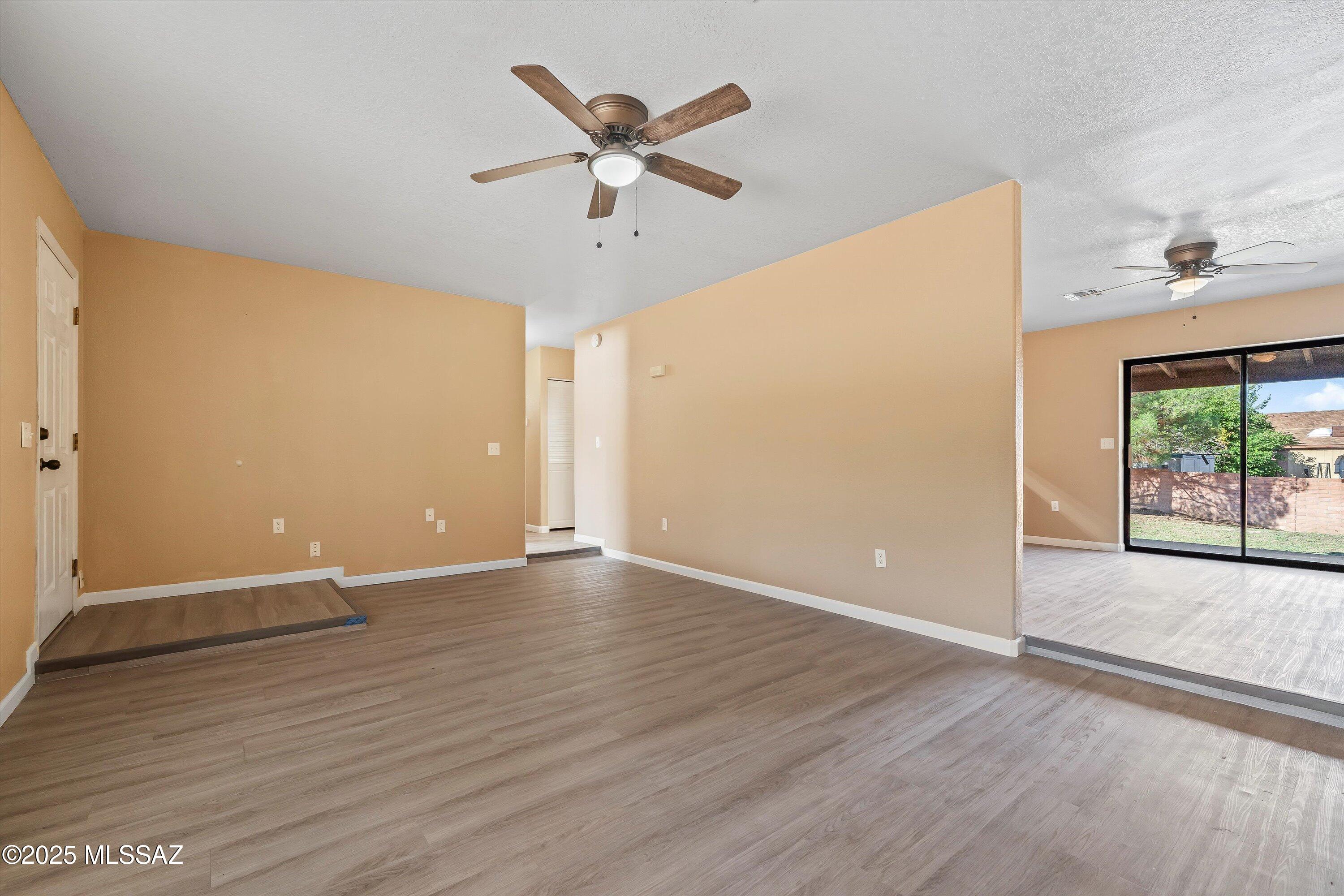 990 N Mountain View Drive