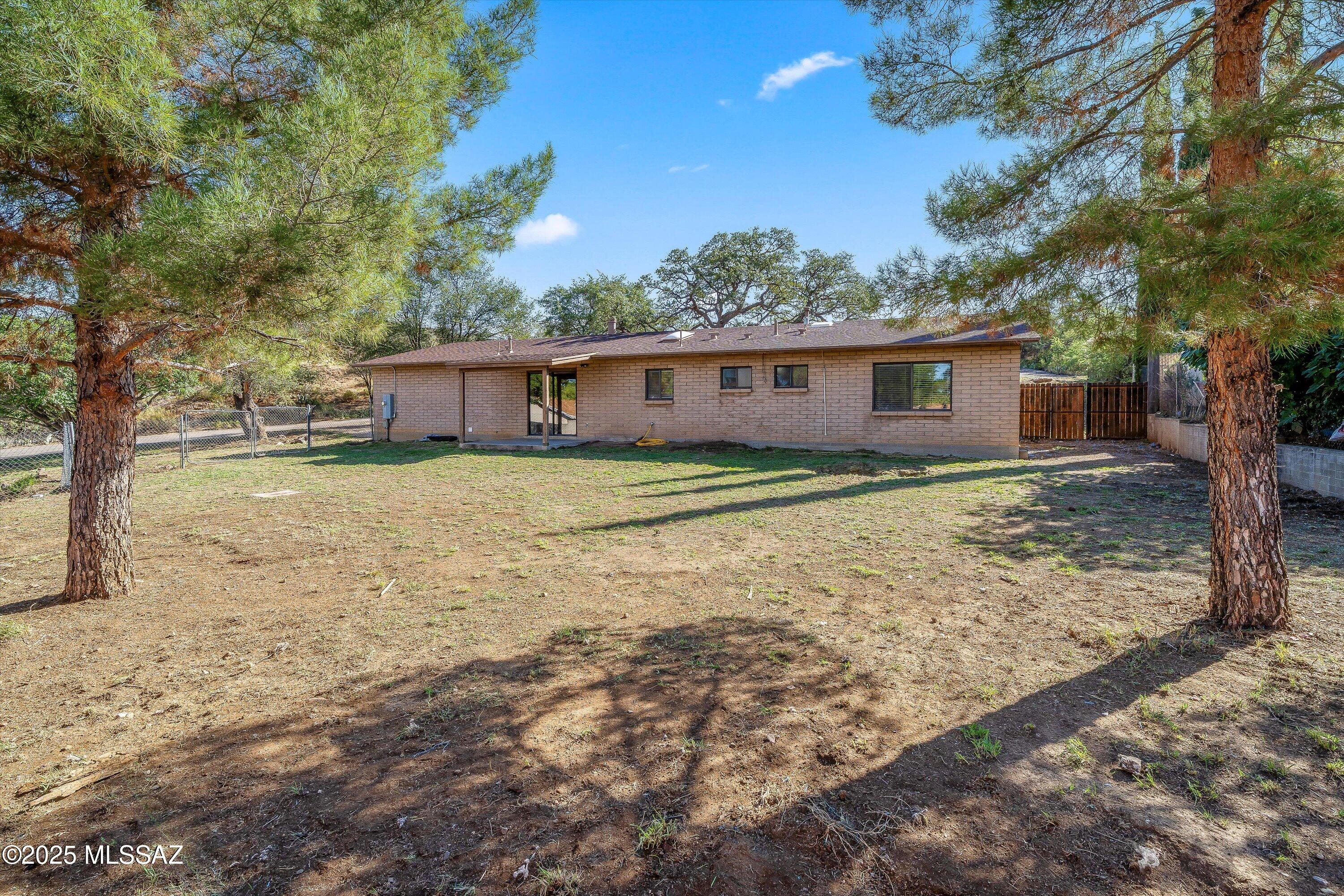 990 N Mountain View Drive