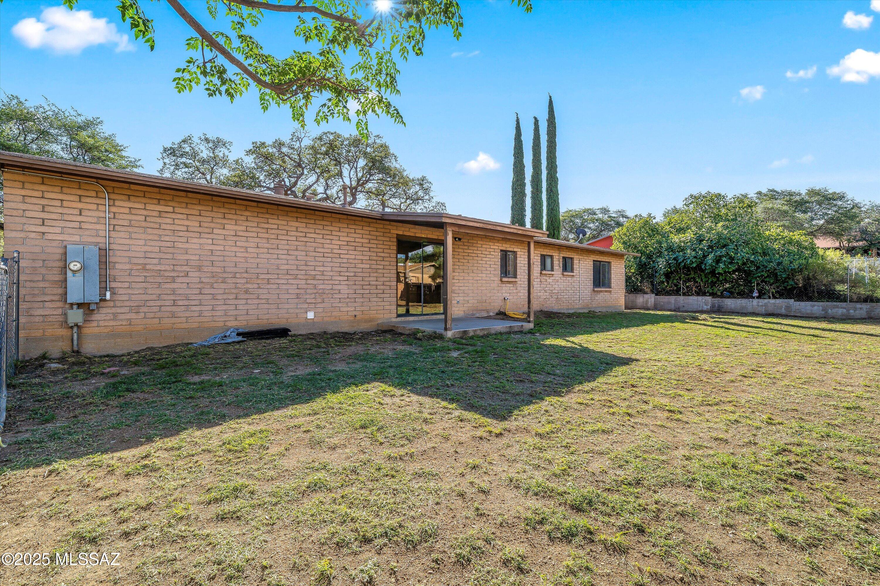 990 N Mountain View Drive