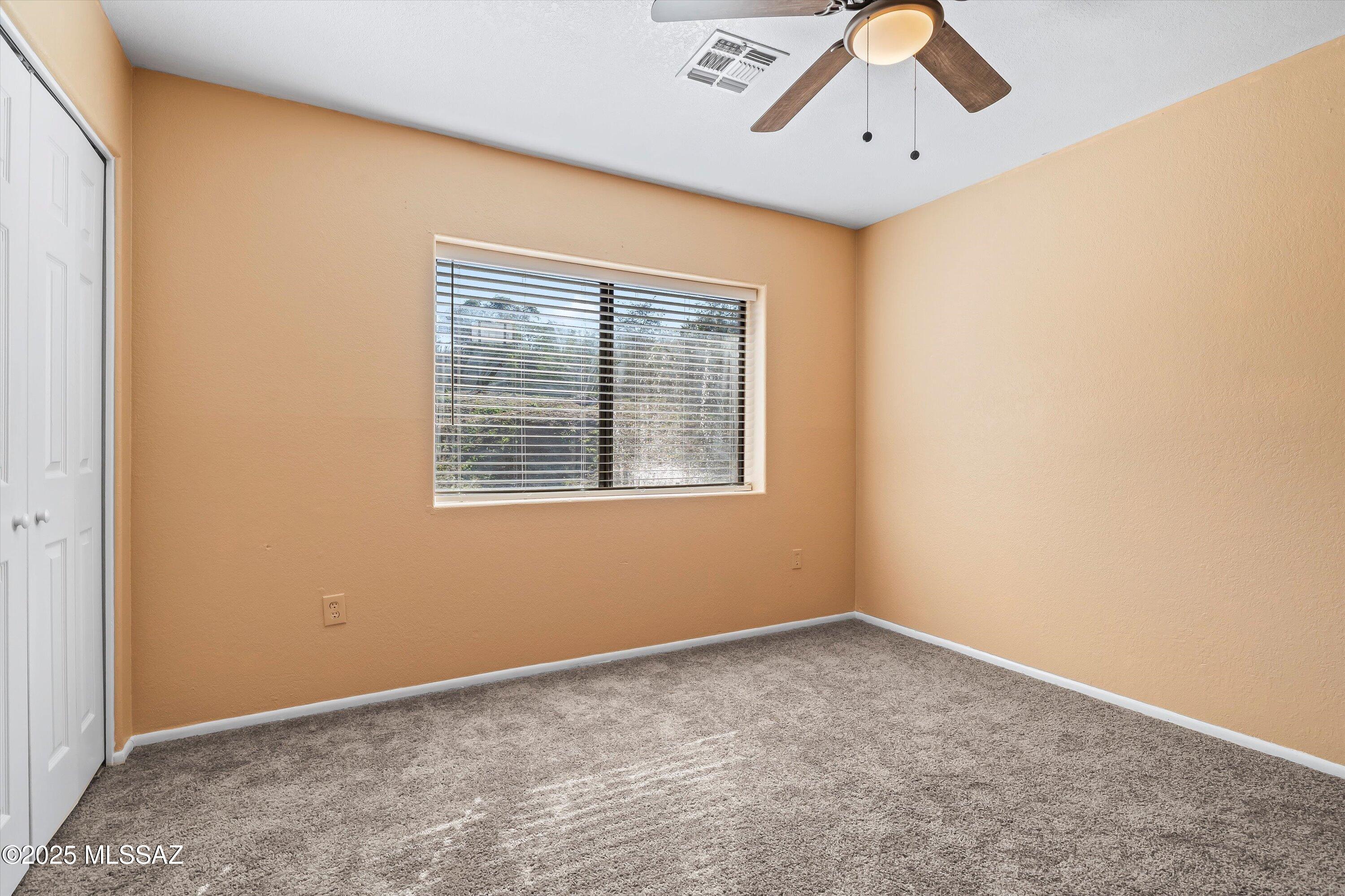 990 N Mountain View Drive