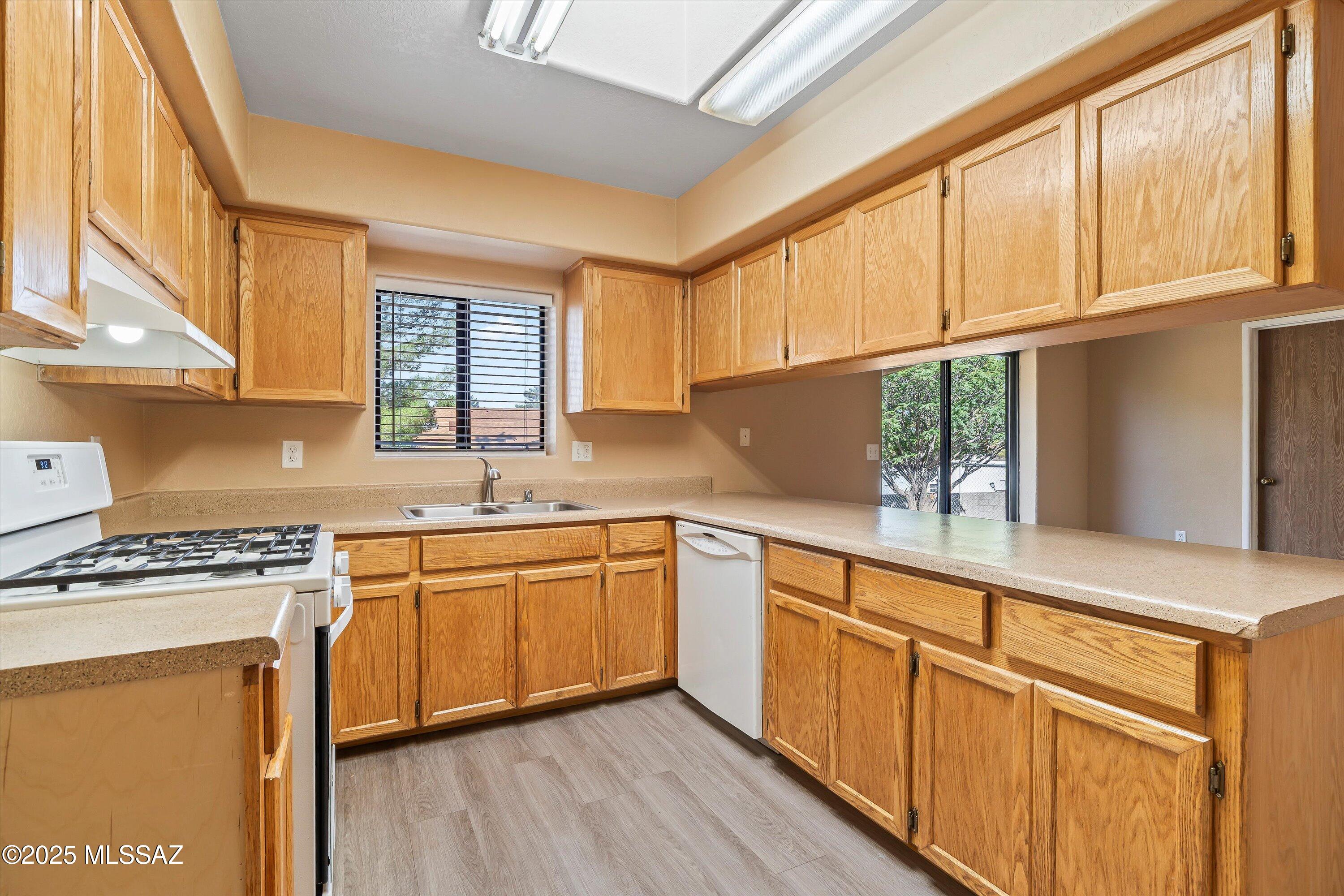 990 N Mountain View Drive