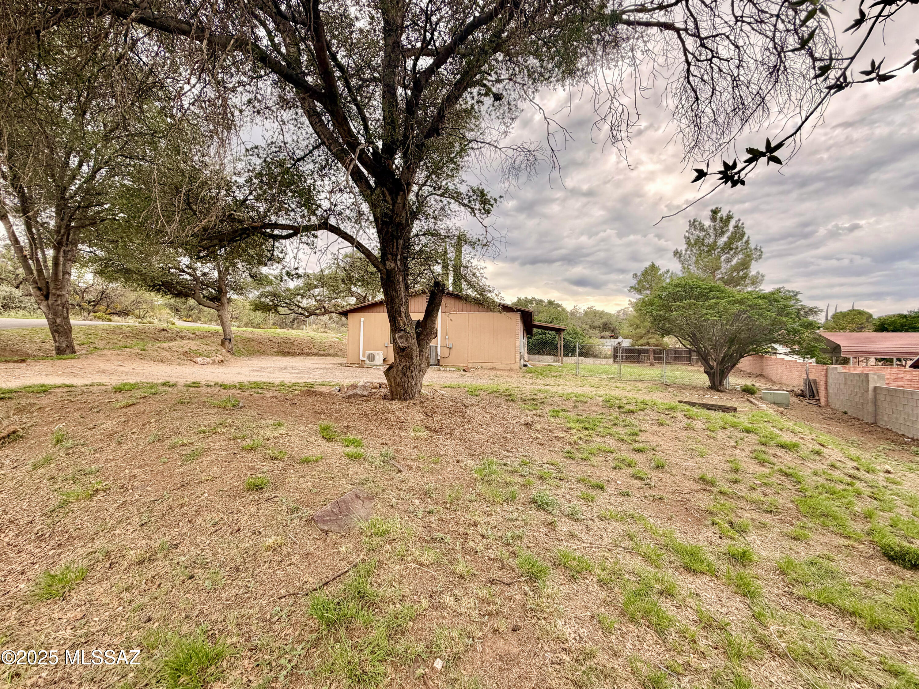 990 N Mountain View Drive