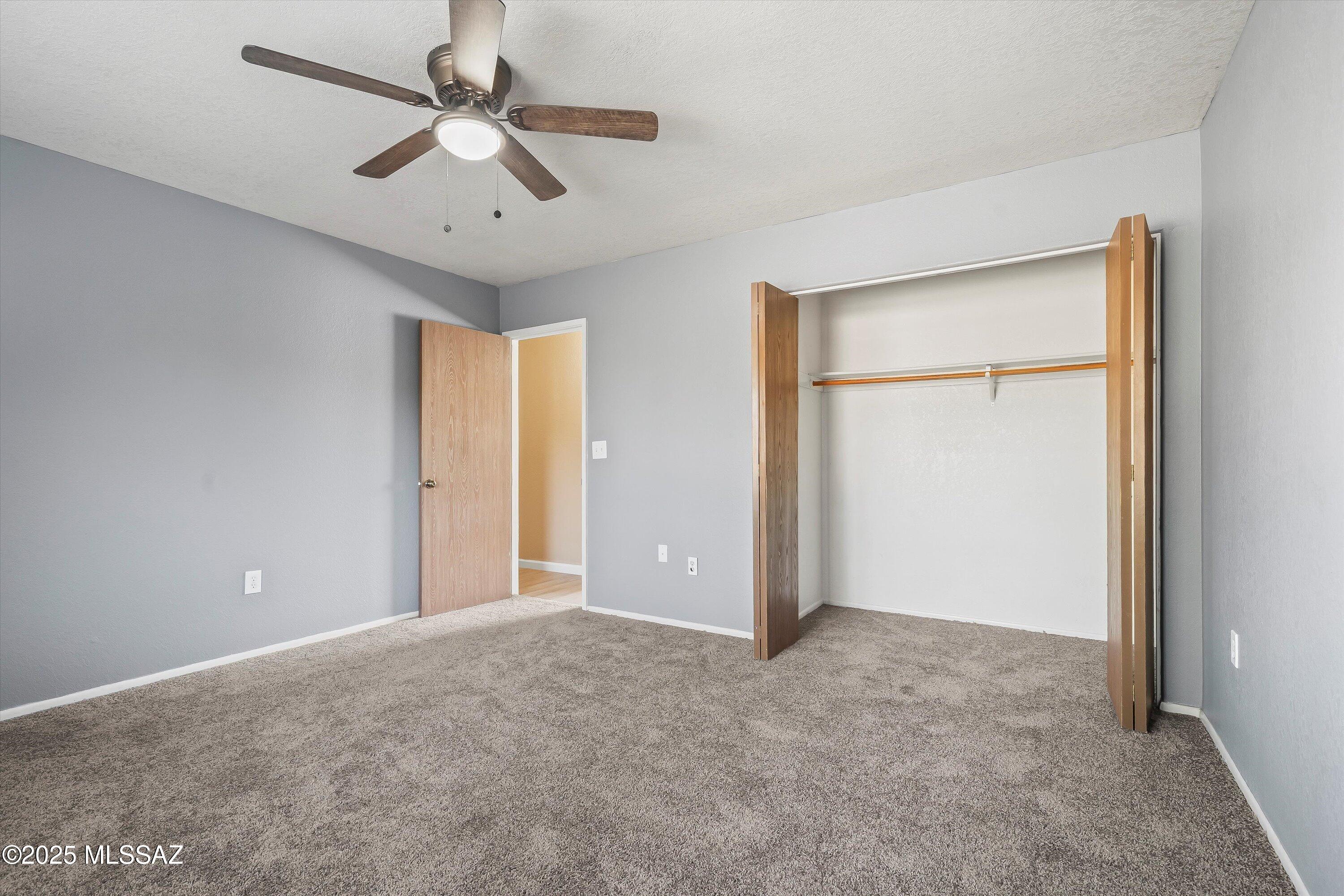 990 N Mountain View Drive