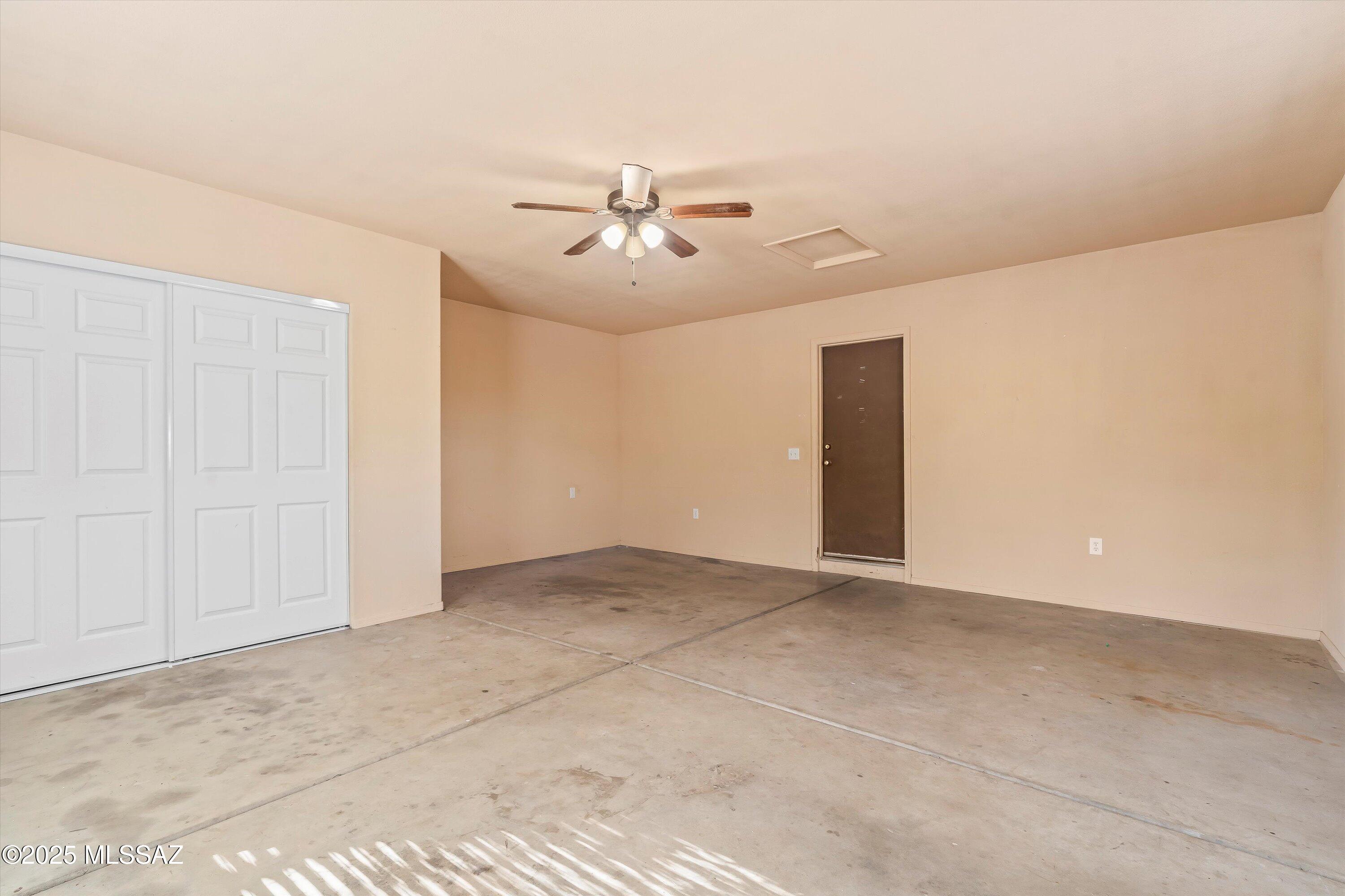 990 N Mountain View Drive