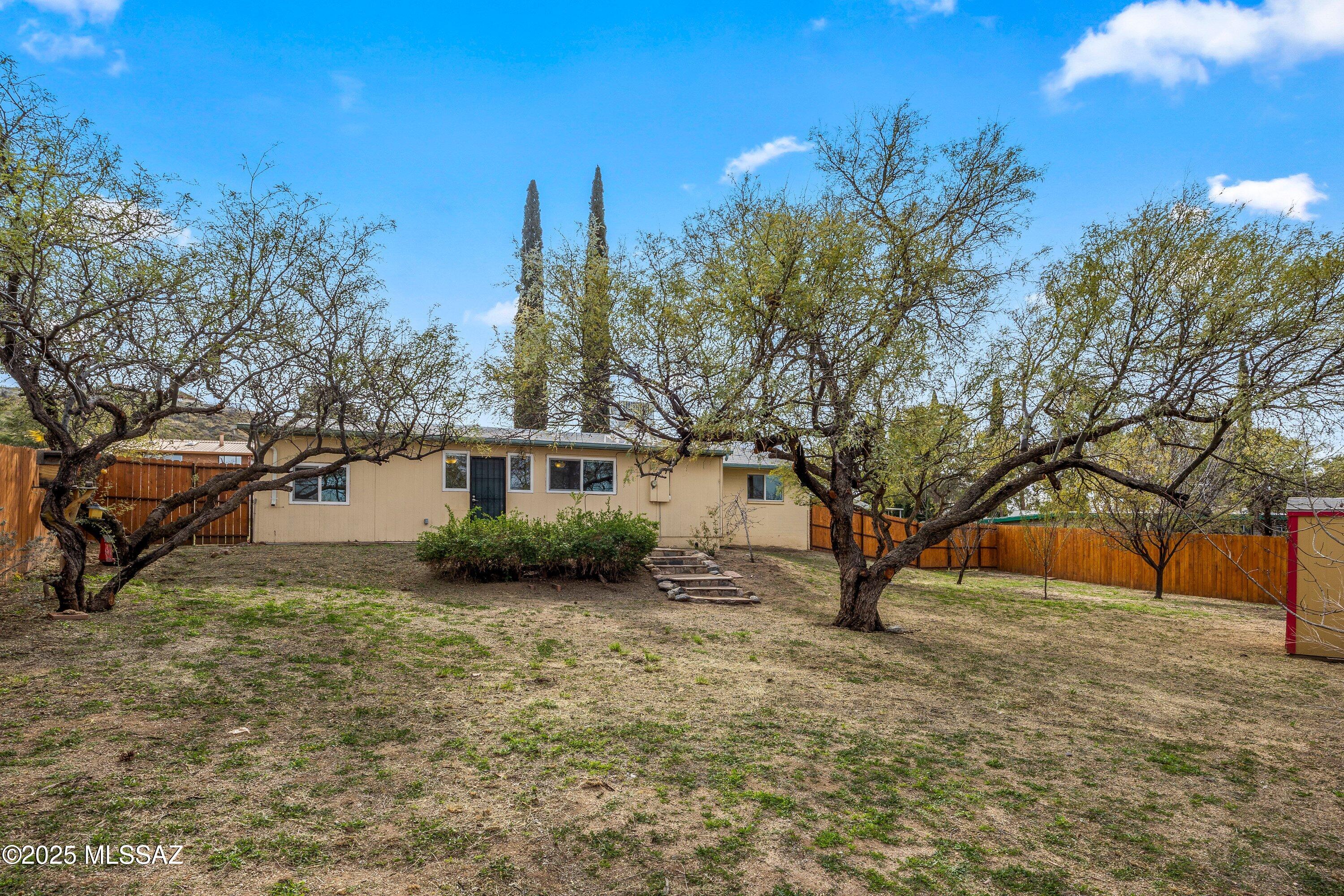 2020 W Paseo Redondo