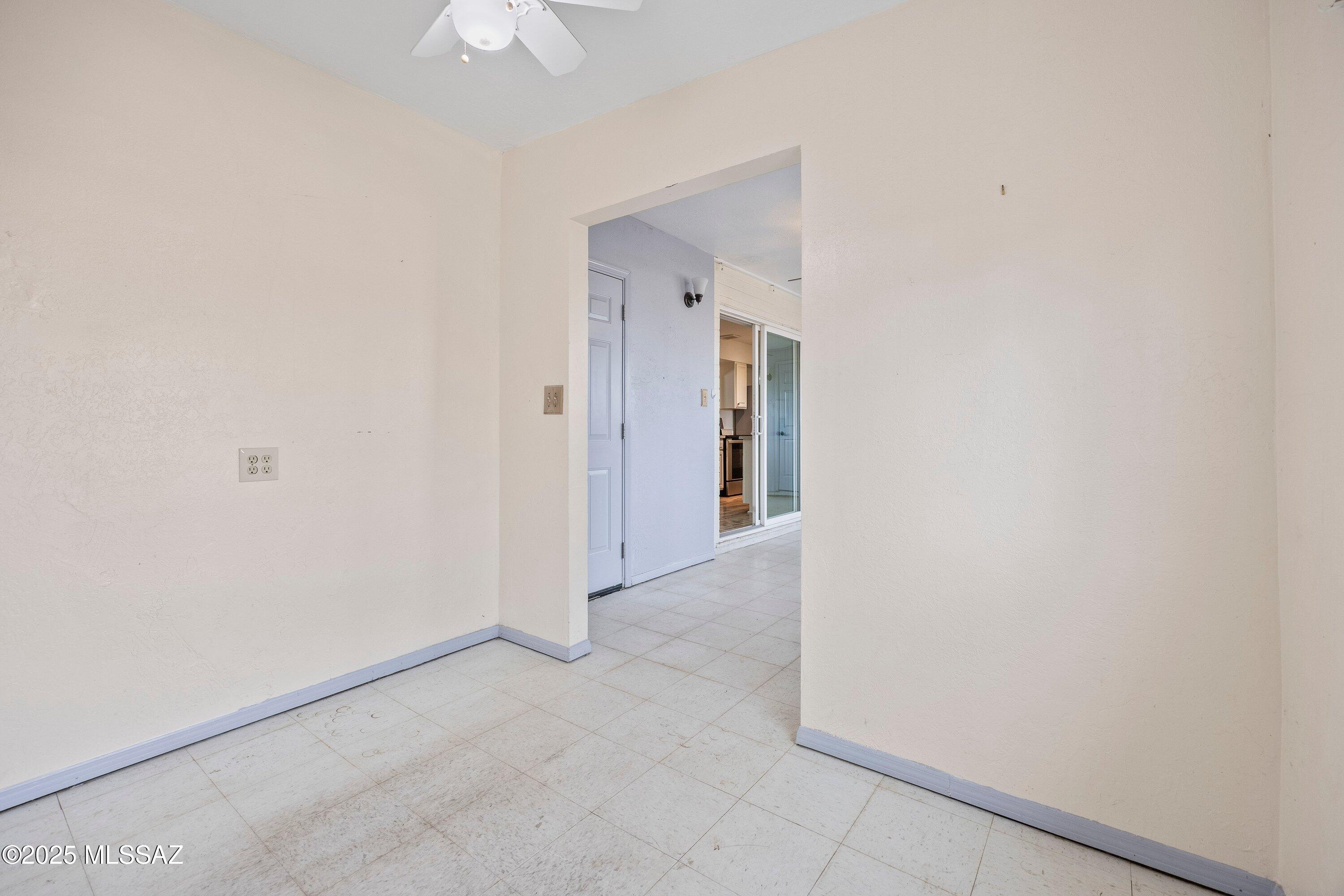 2020 W Paseo Redondo