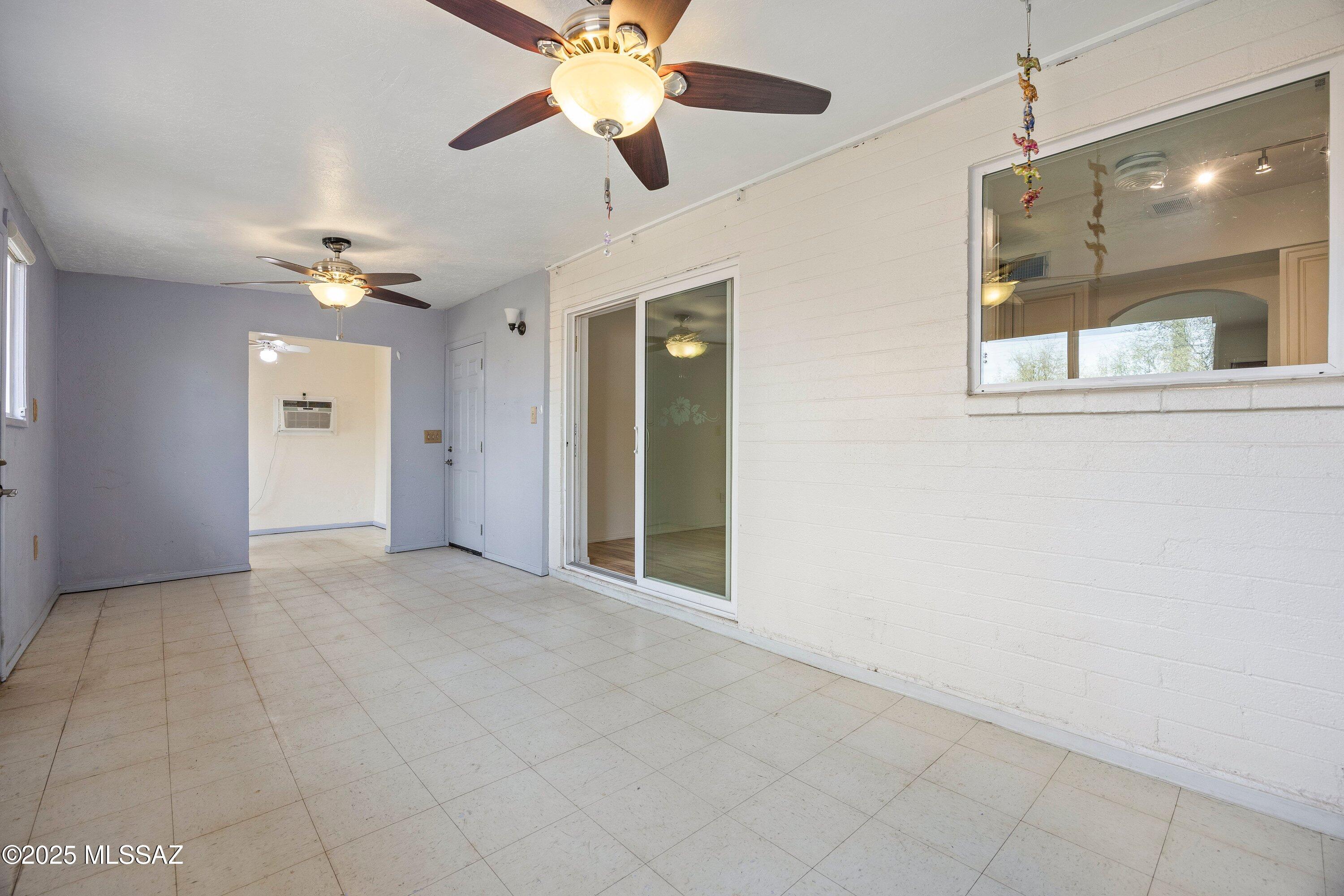 2020 W Paseo Redondo