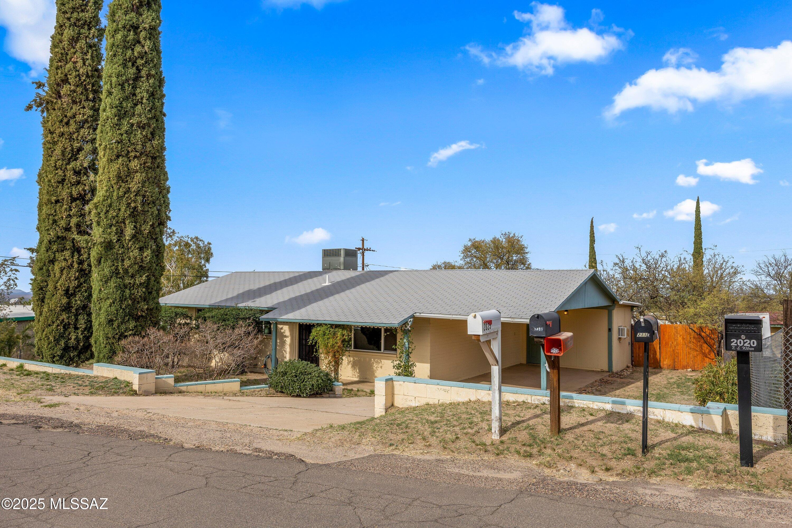 2020 W Paseo Redondo