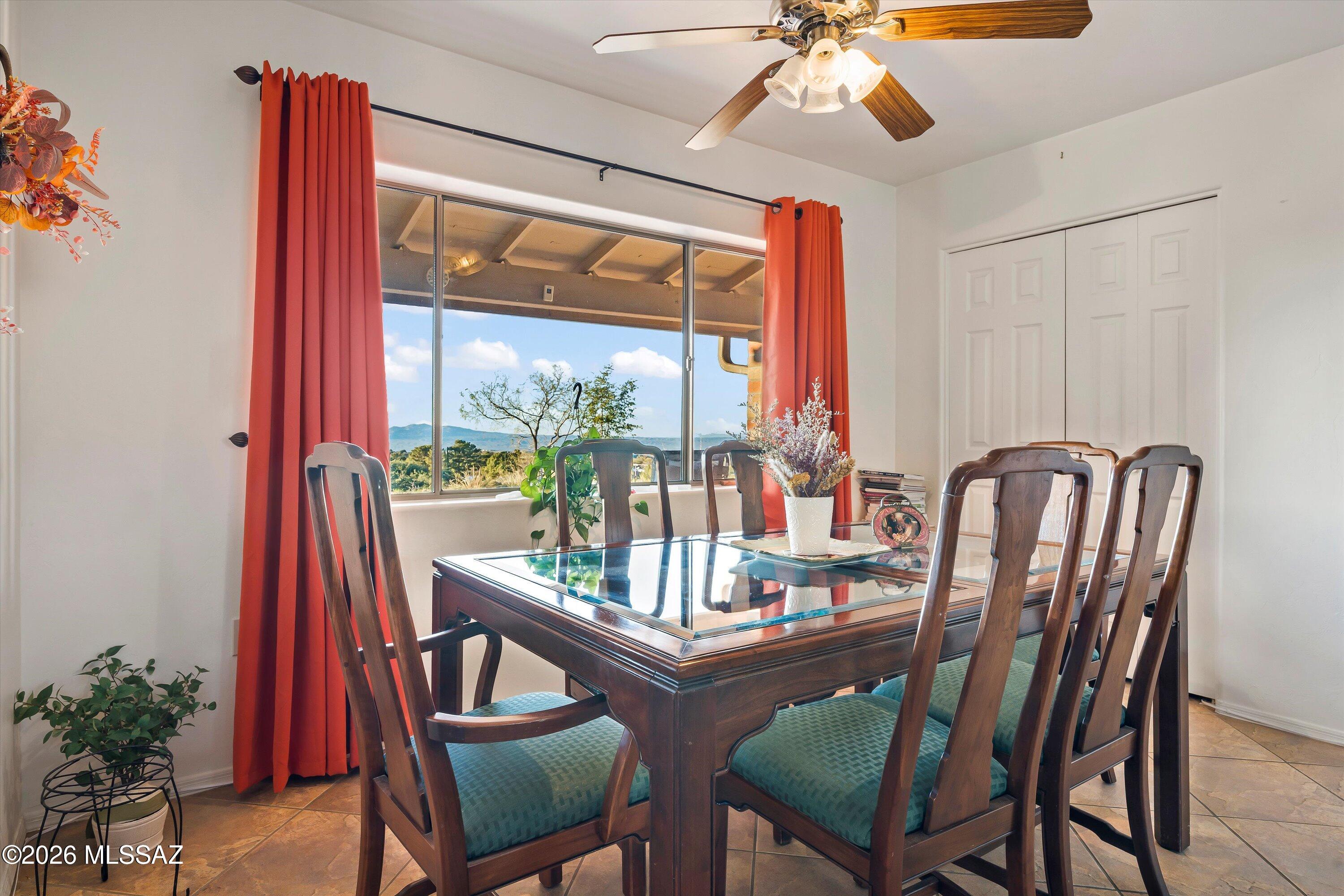 881 N Mountain View Drive