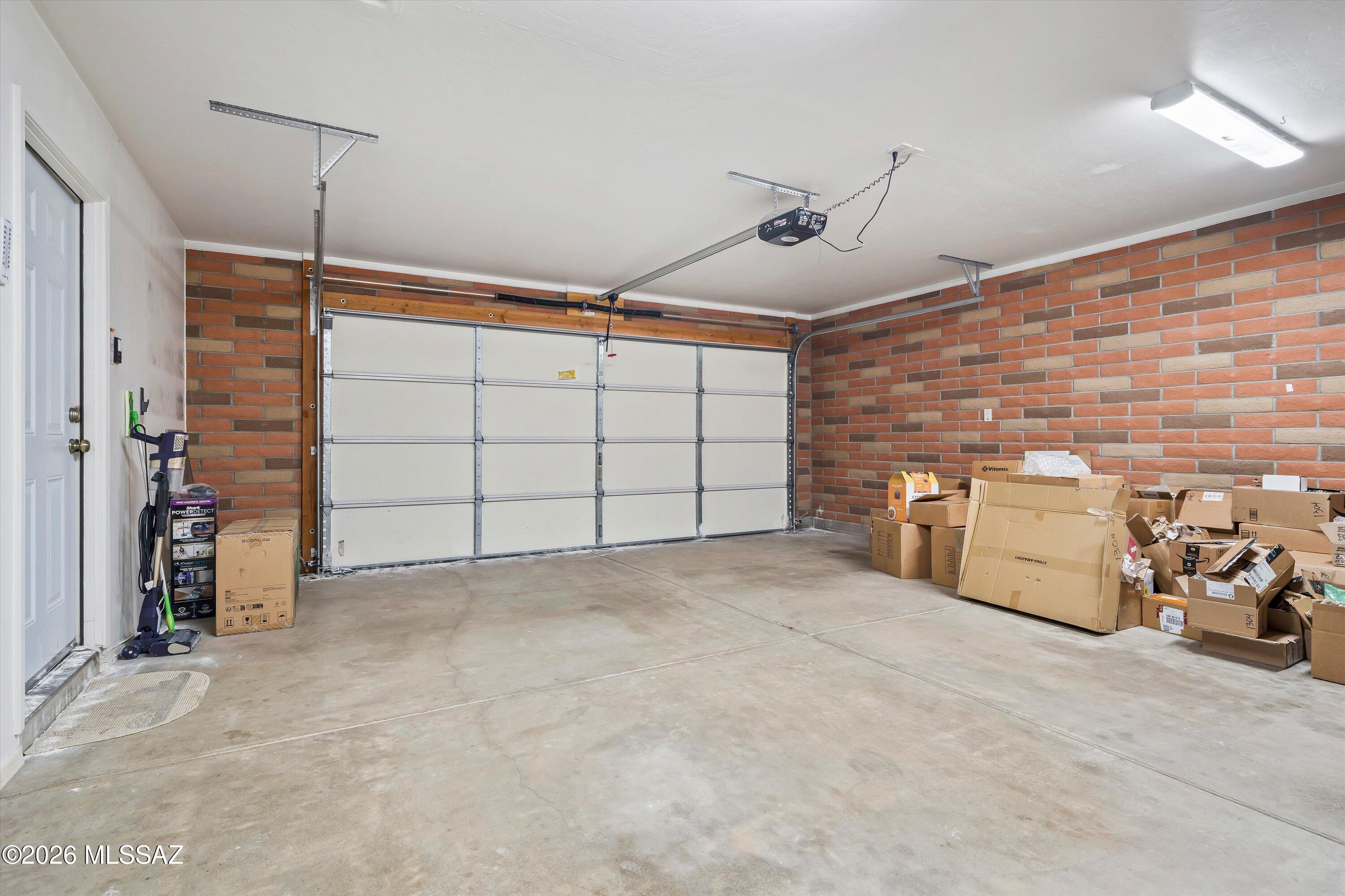 881 N Mountain View Drive