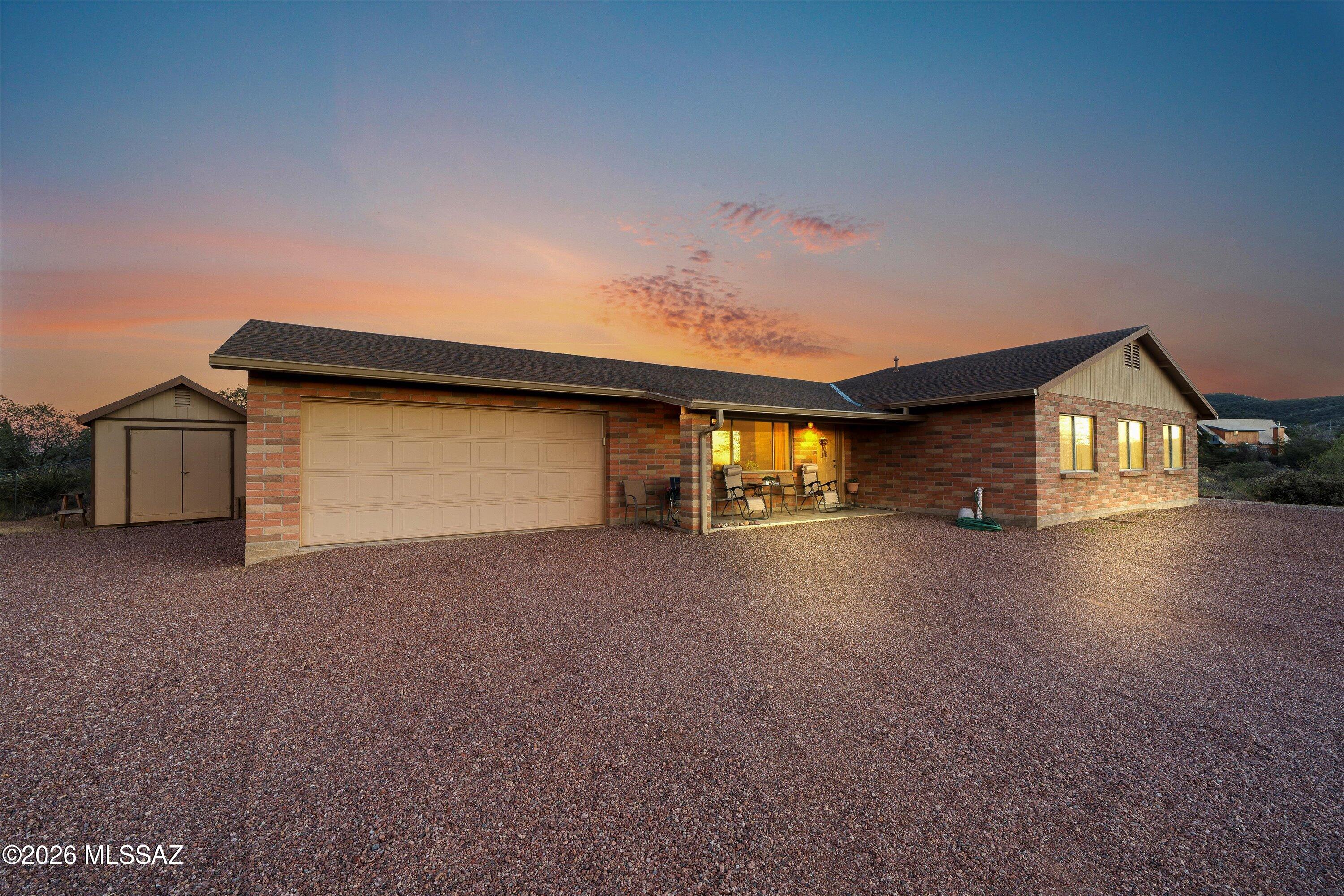 881 N Mountain View Drive