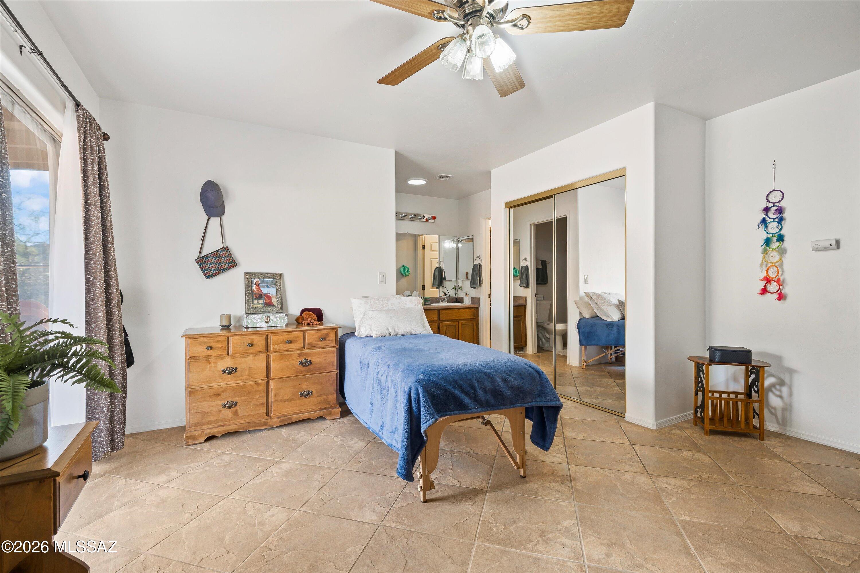 881 N Mountain View Drive