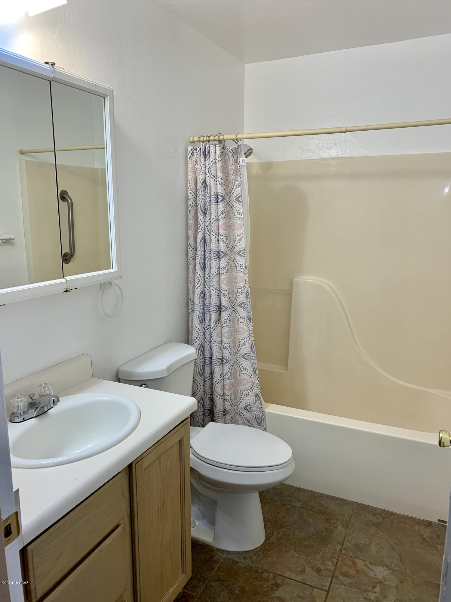 660 W Linda Vista Road